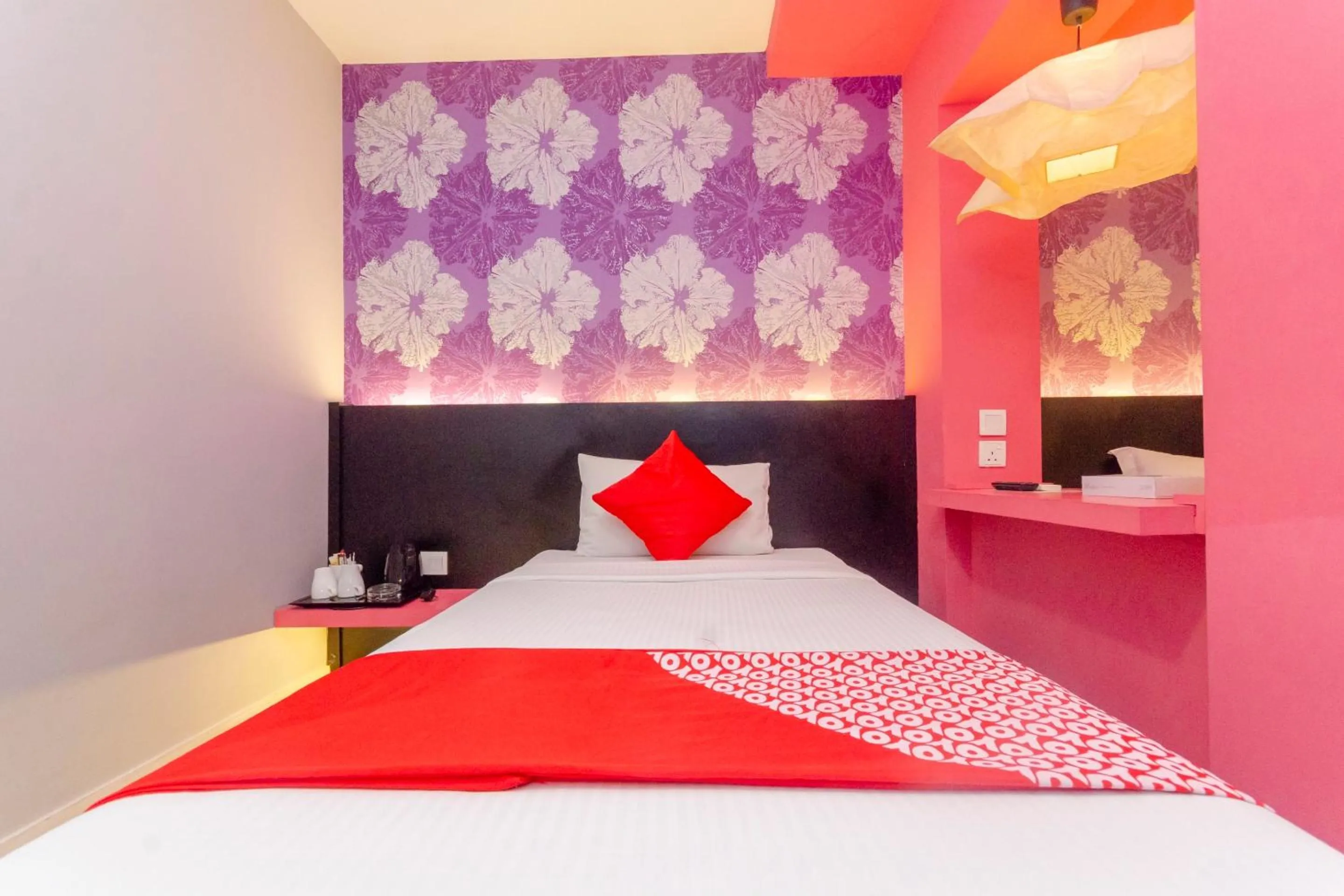 Bedroom, Bed in Hotel O Rooms Boutique Hotel