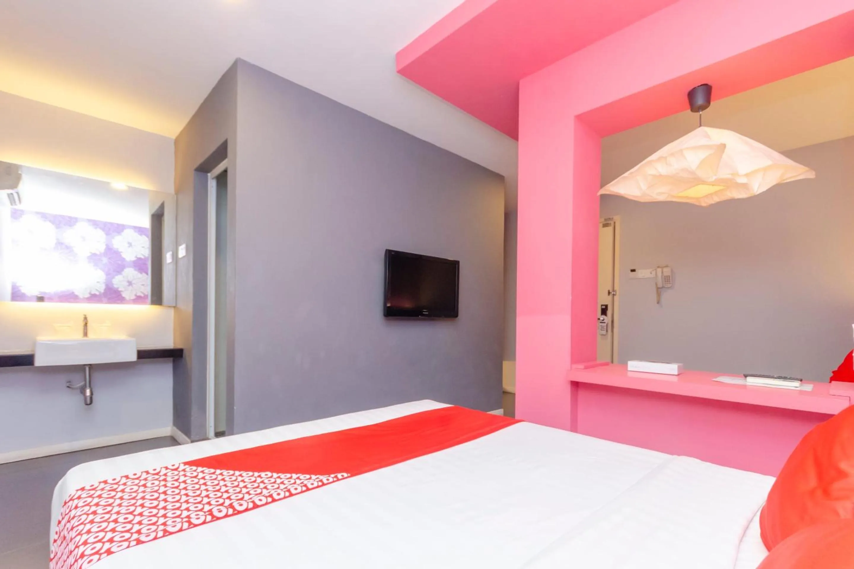 Bedroom, Bed in Hotel O Rooms Boutique Hotel