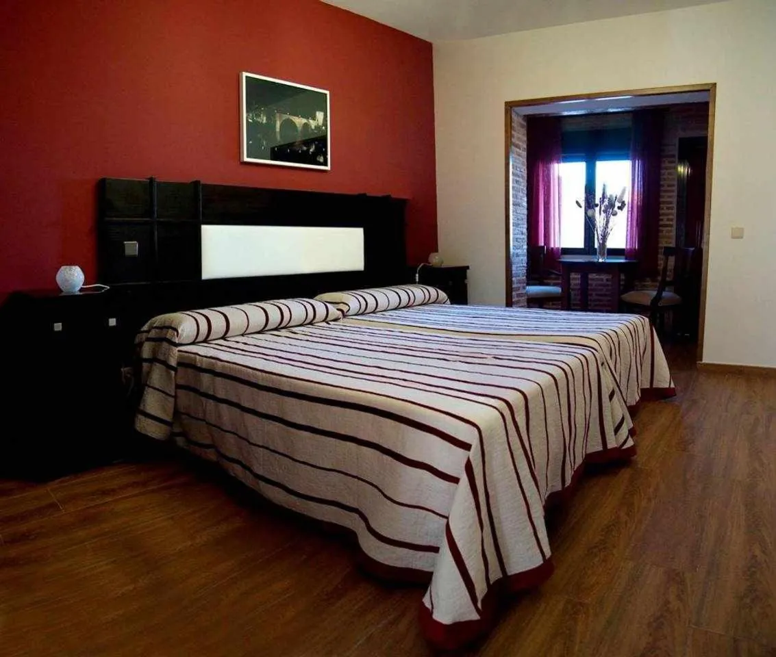 Bed in Alojamientos Callejón del Pozo, cerca Puy du Fou