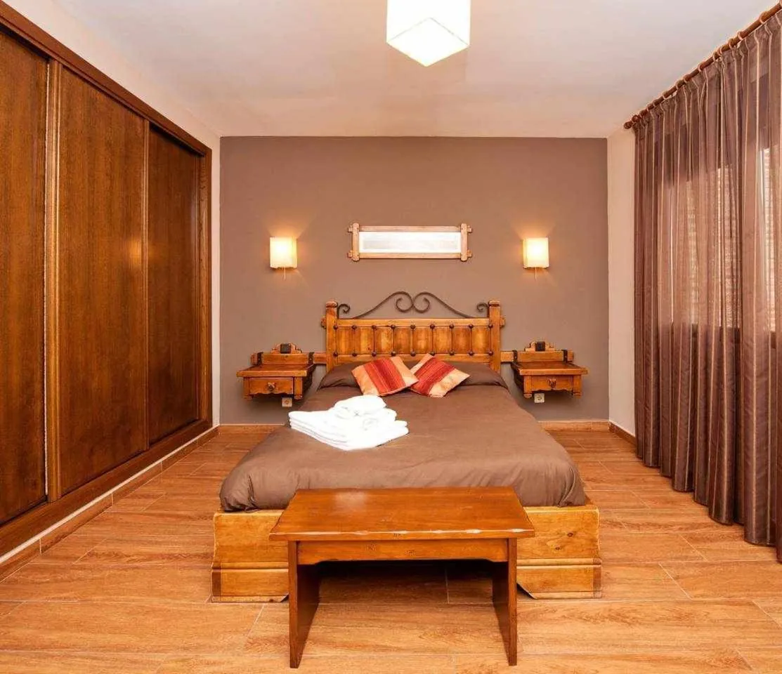 Bed in Alojamientos Callejón del Pozo, cerca Puy du Fou