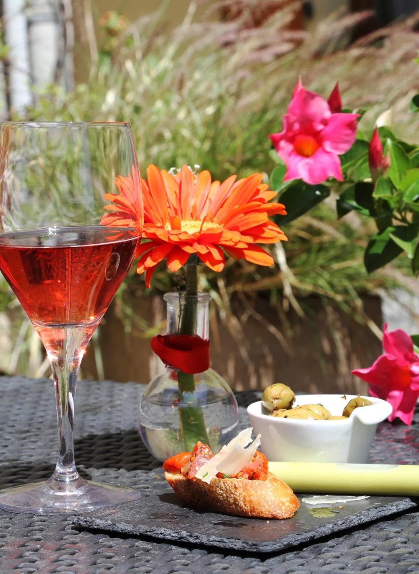 Food and drinks in Logis Hotel Restaurant Le Cara Sol