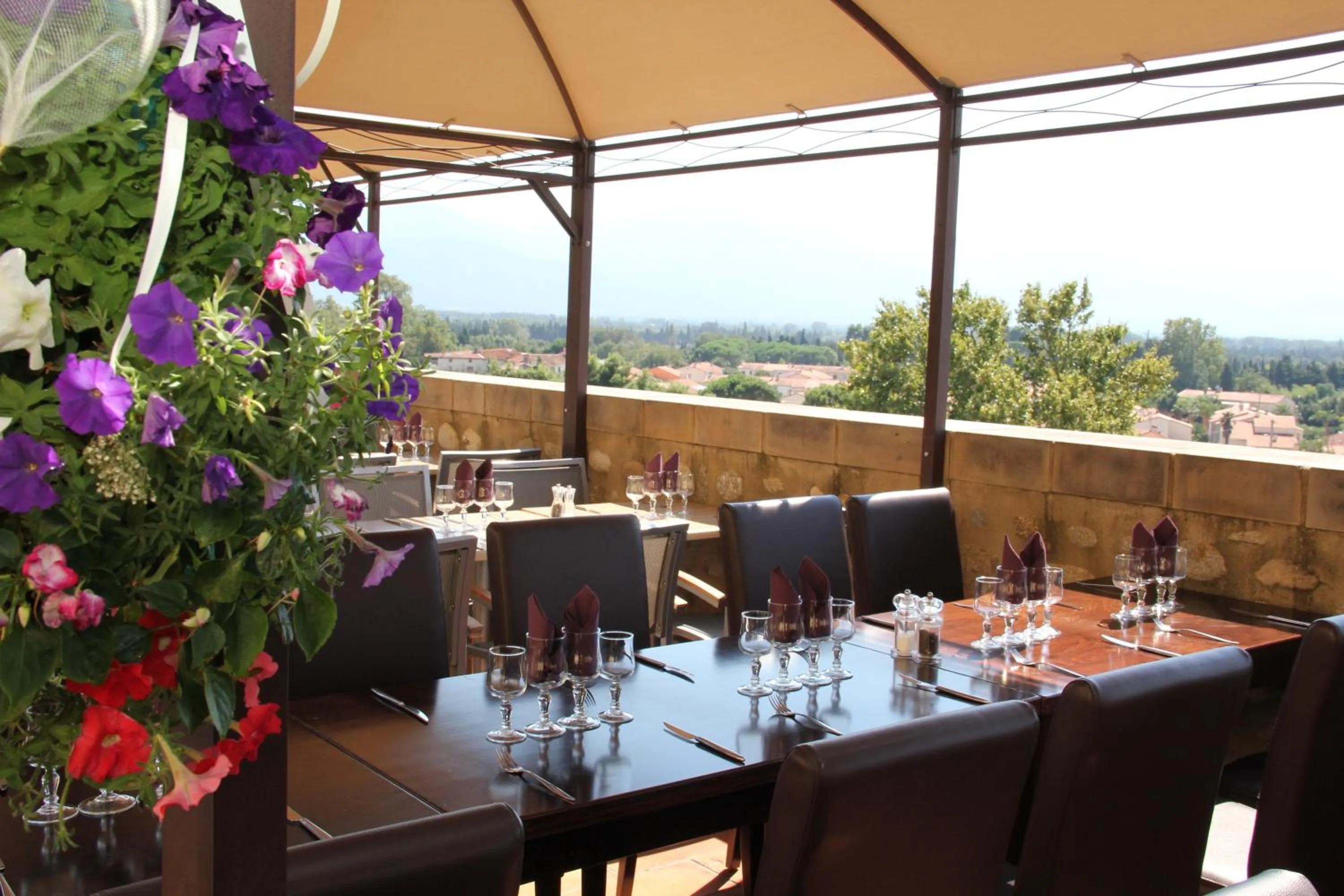 Restaurant/places to eat in Logis Hotel Restaurant Le Cara Sol
