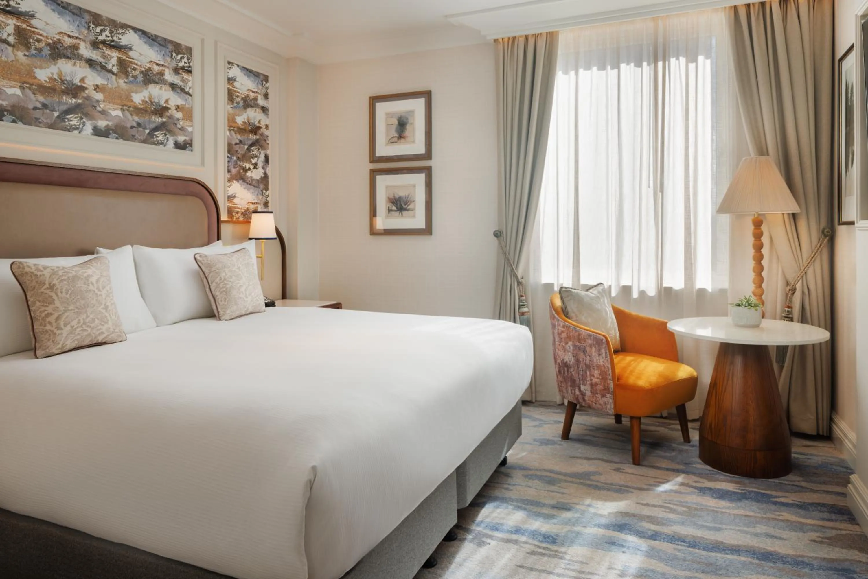 Bed in The Caledonian Edinburgh, Curio Collection by Hilton