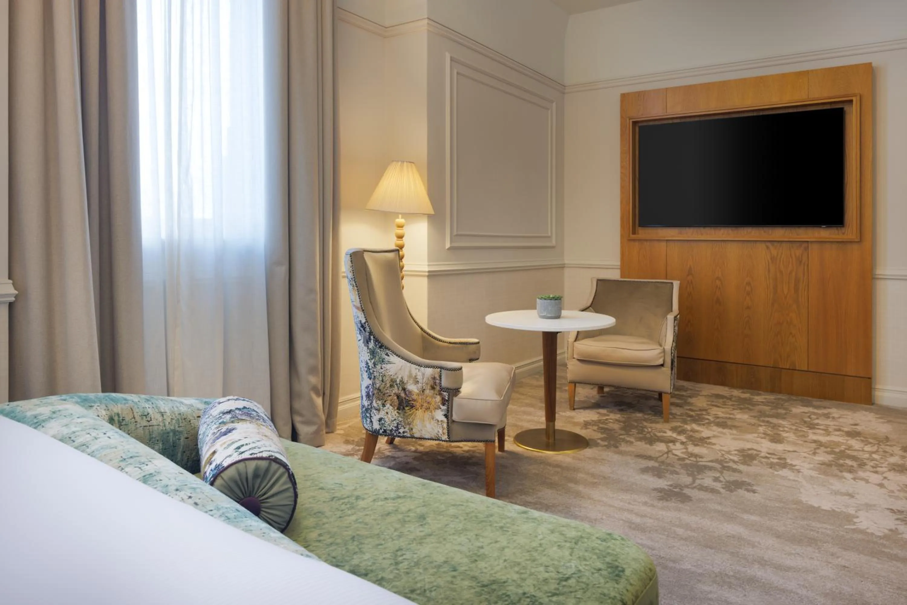 Bed in The Caledonian Edinburgh, Curio Collection by Hilton