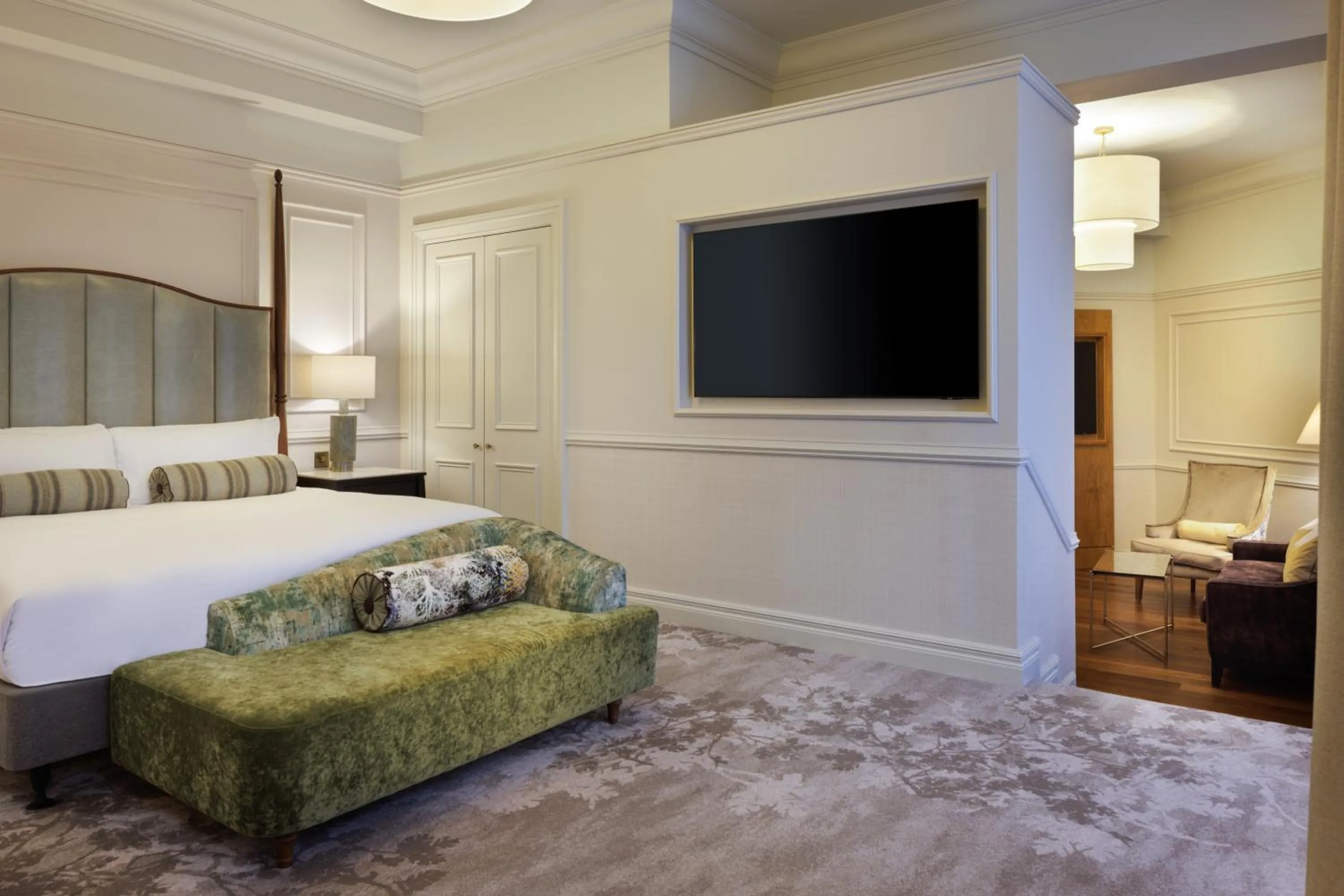 Bed in The Caledonian Edinburgh, Curio Collection by Hilton