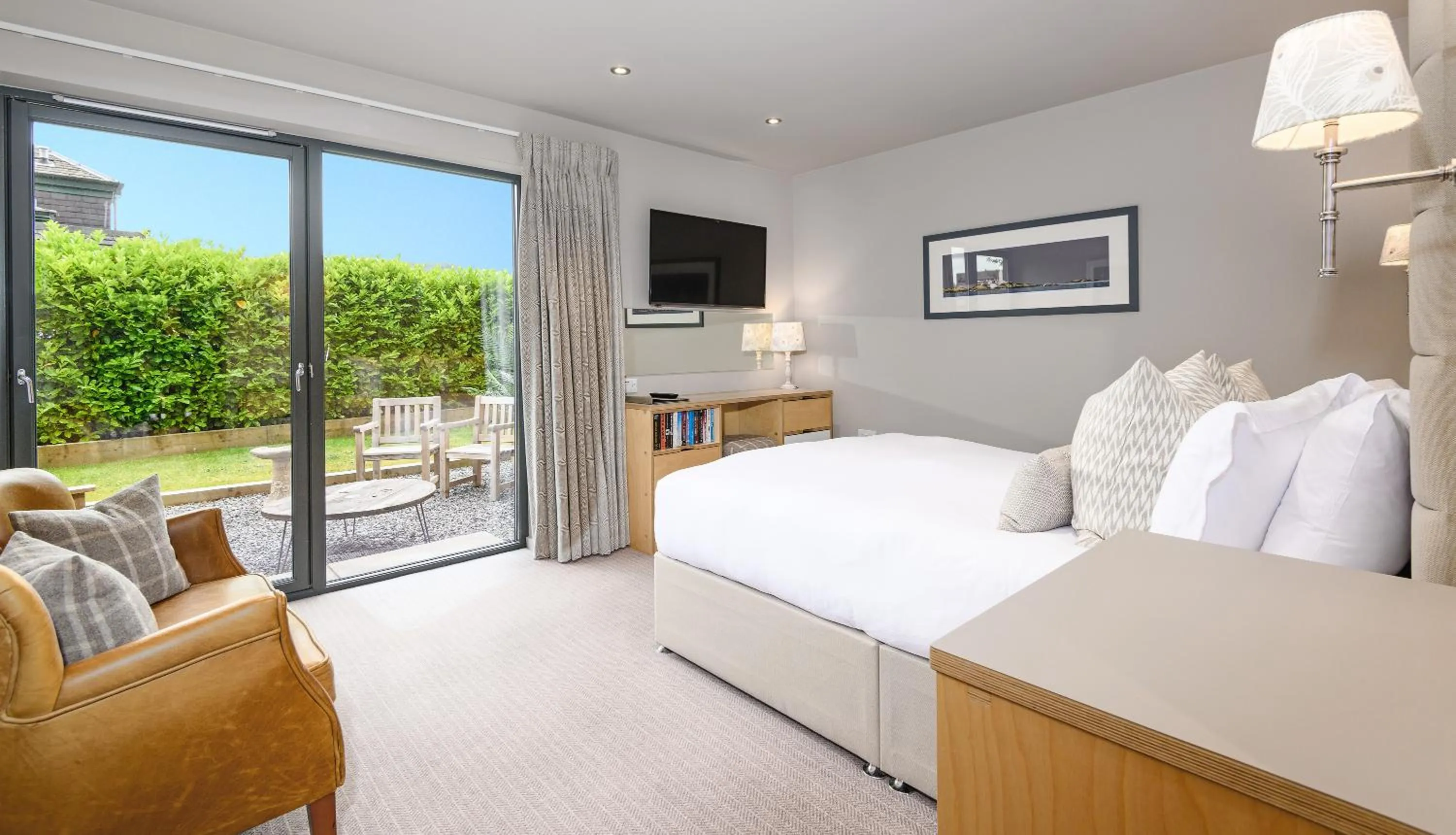 View (from property/room), Bed in Knockendarroch Hotel