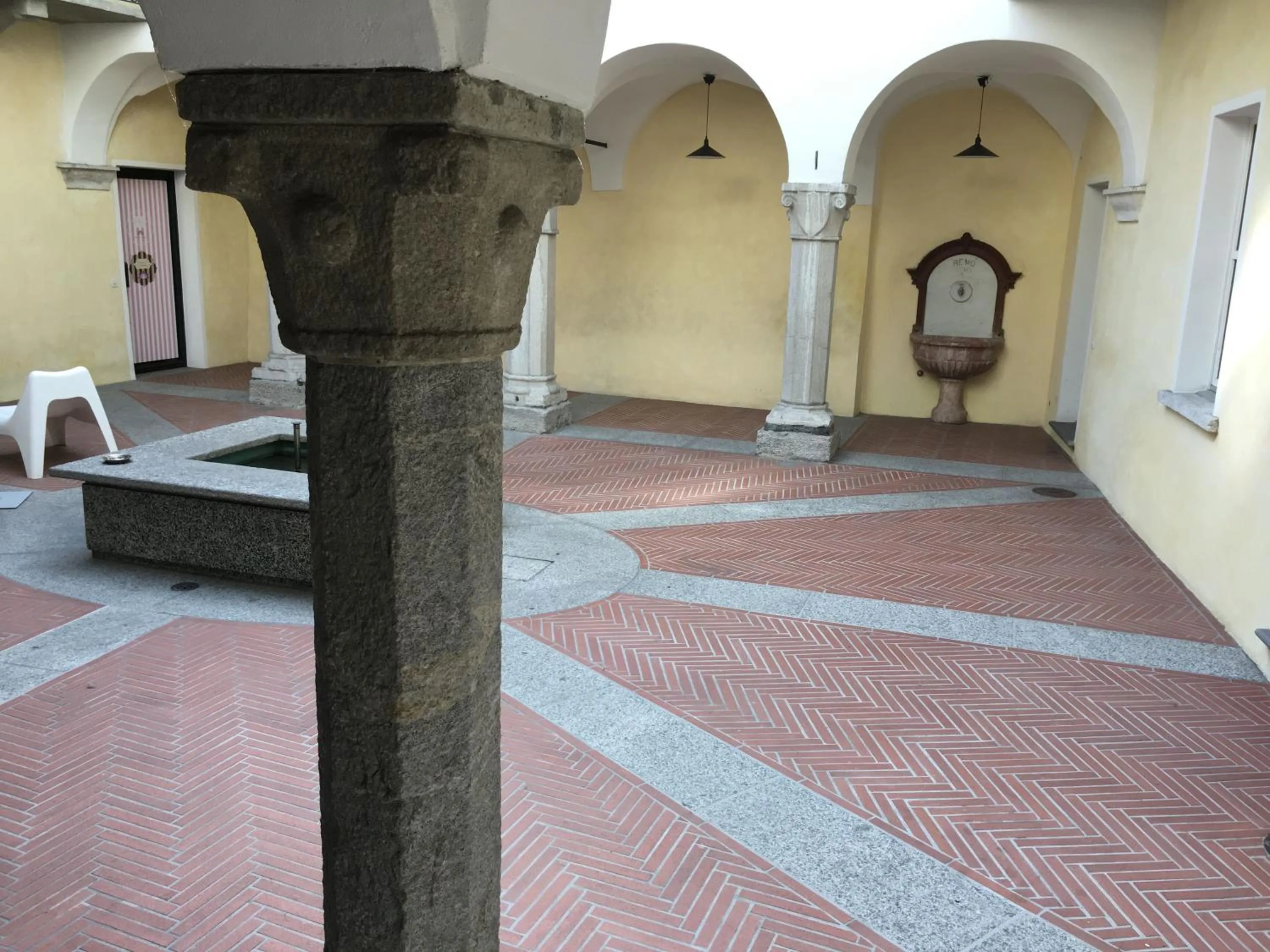 Patio in Great2Stay City Center Apartments Locarno