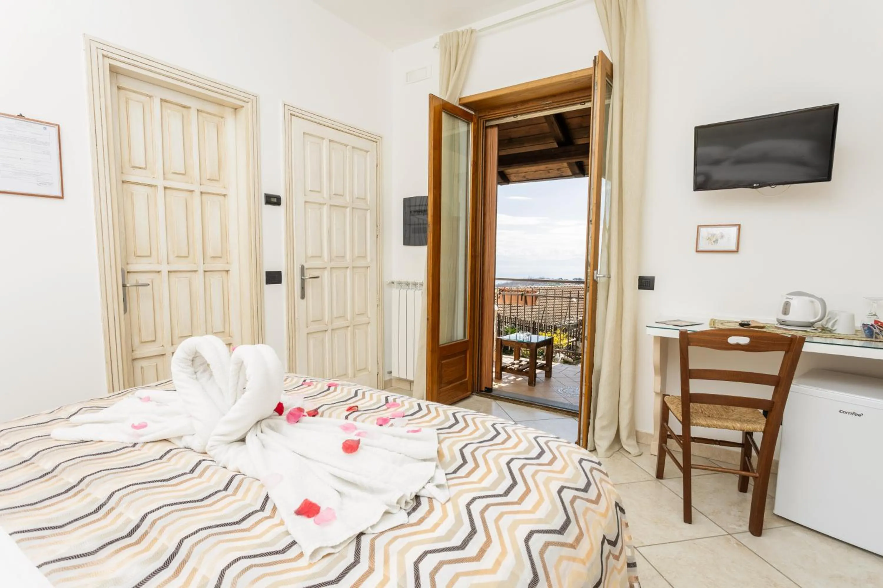 View (from property/room), Bed in Villa Italia