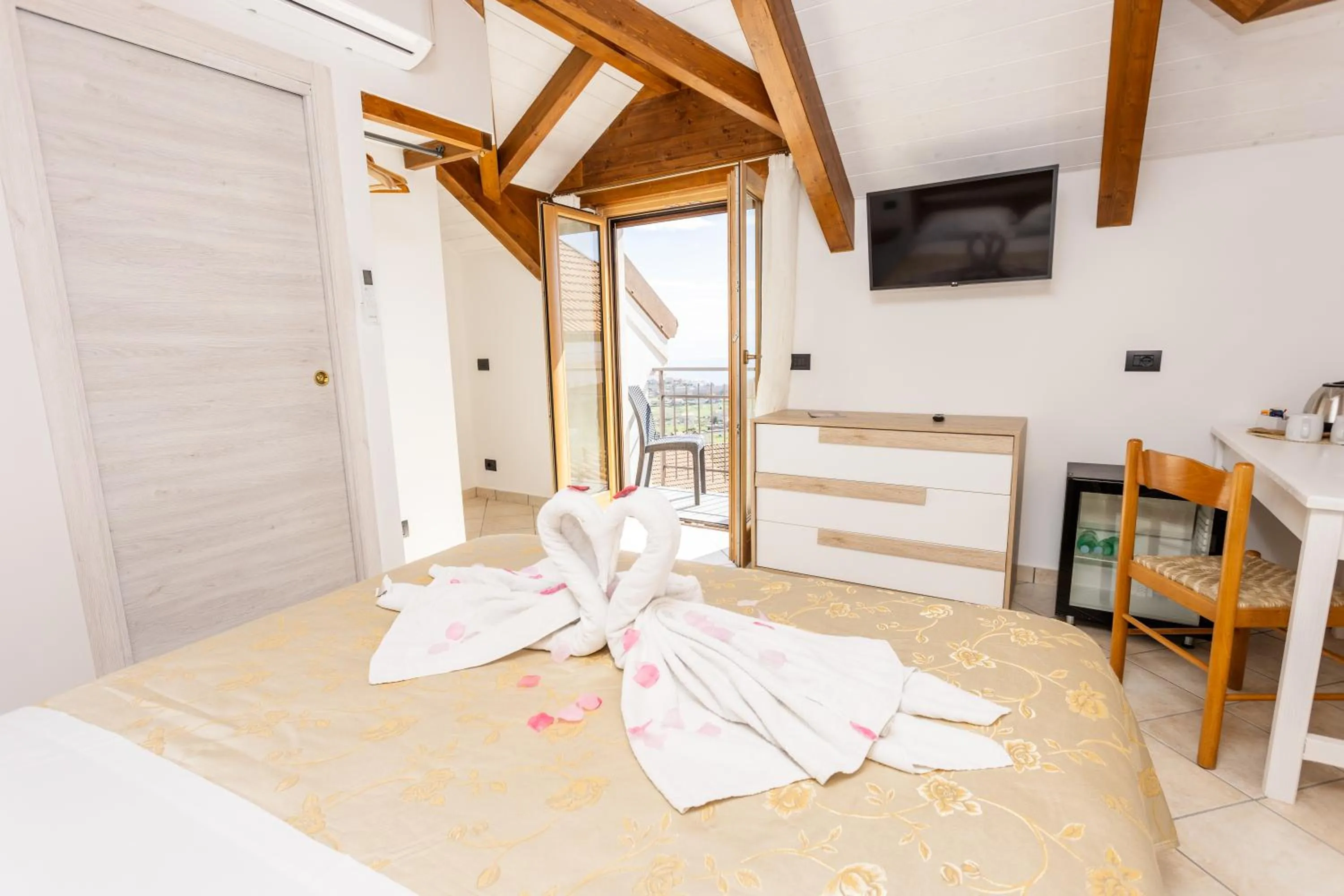 Bedroom, Bed in Villa Italia