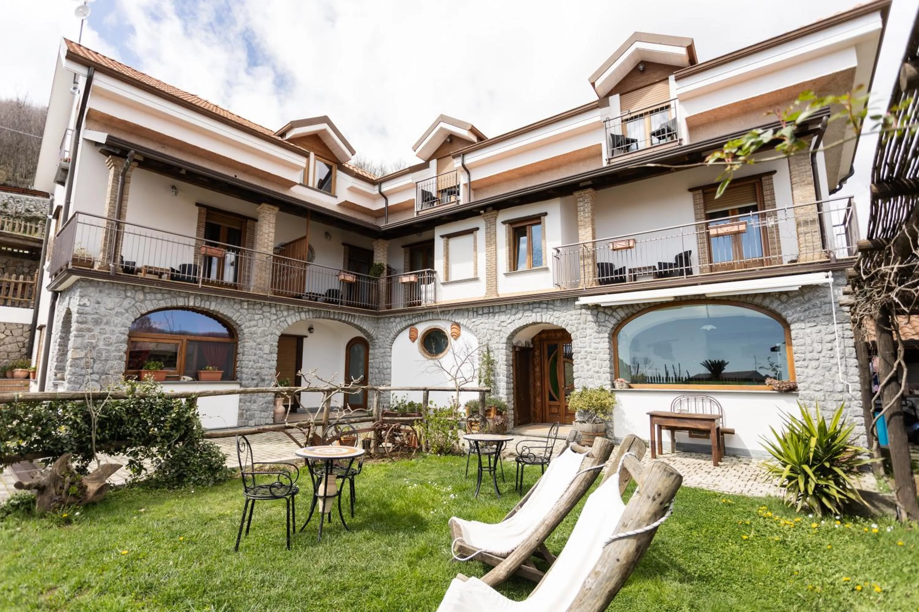 Property building in Villa Italia