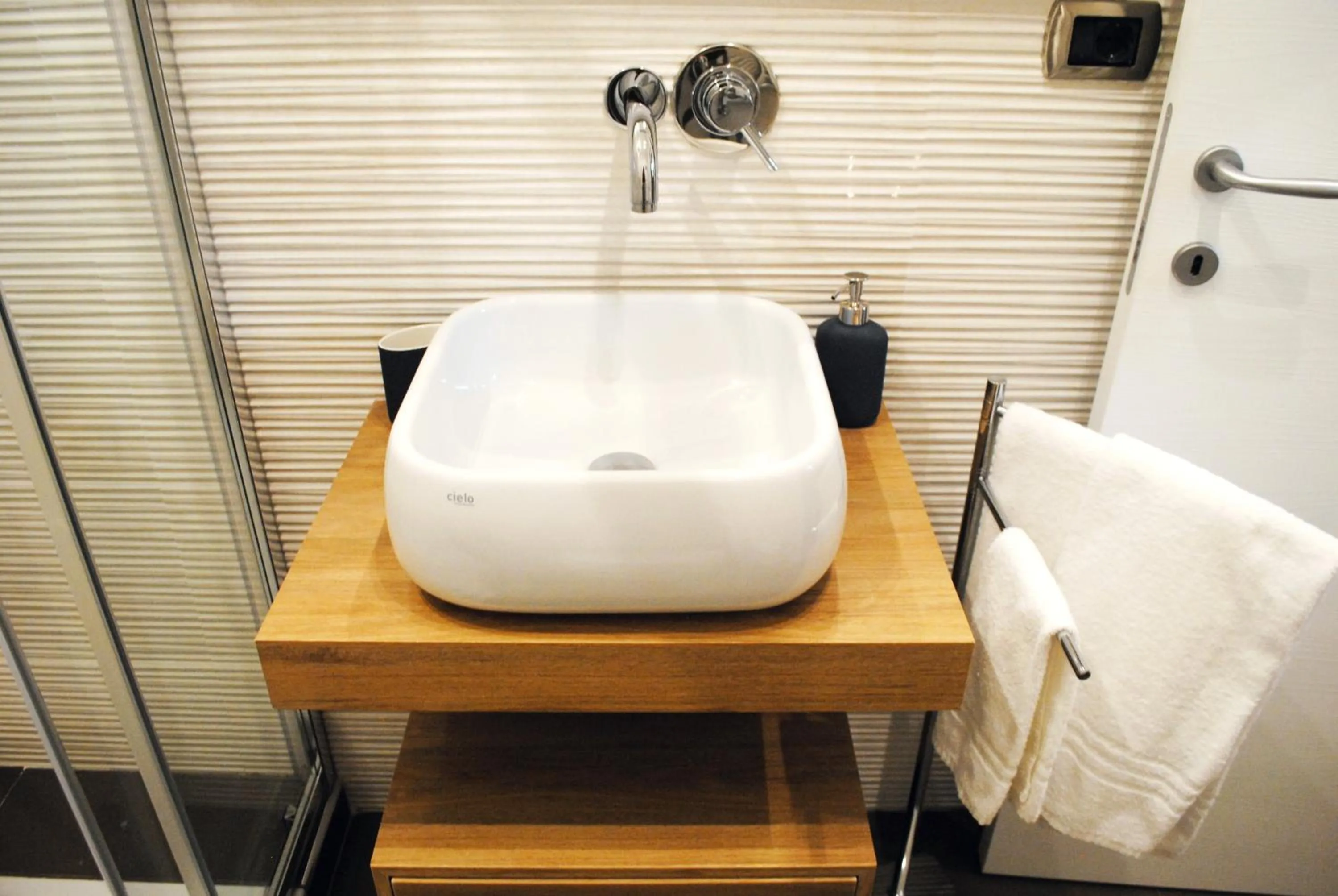 Bathroom in Morris Bed & Breakfast