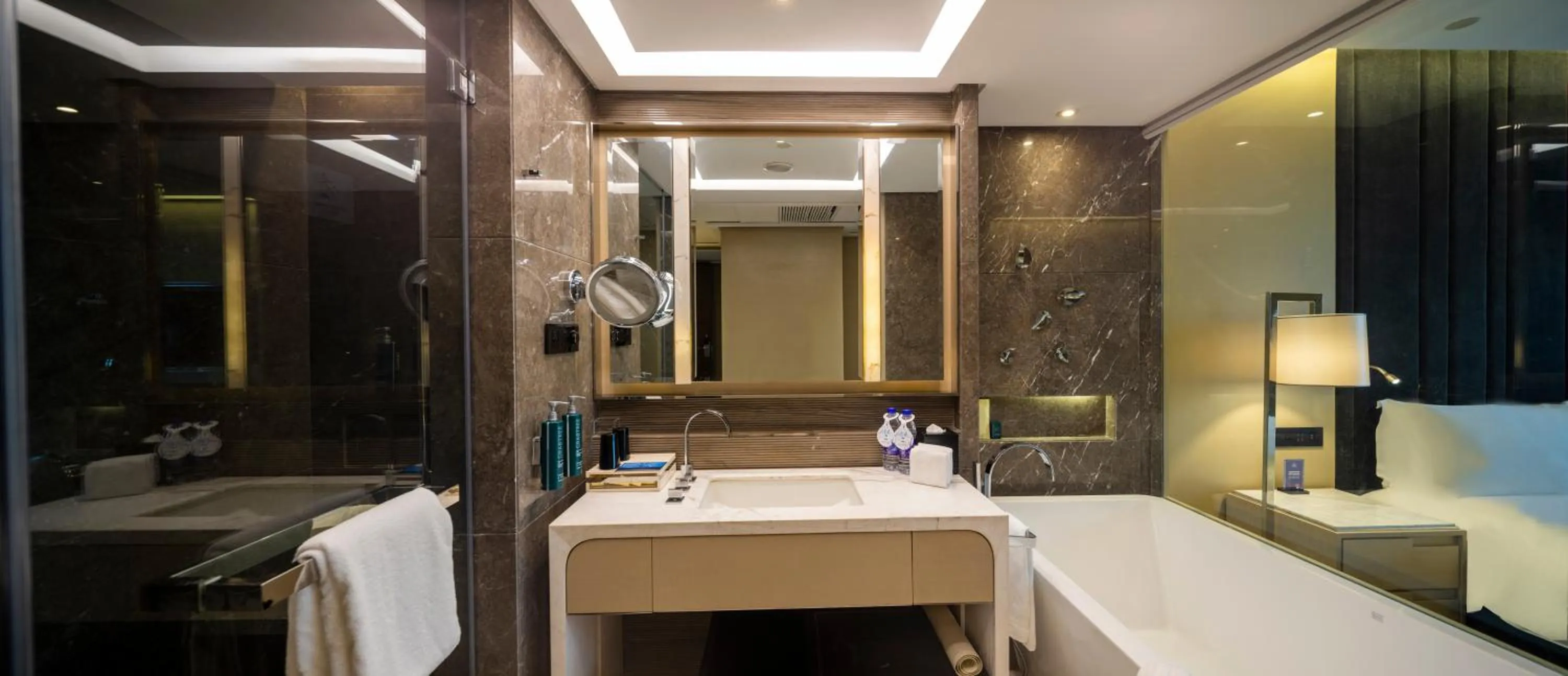 Shower in Hilton Xi'an High-tech Zone