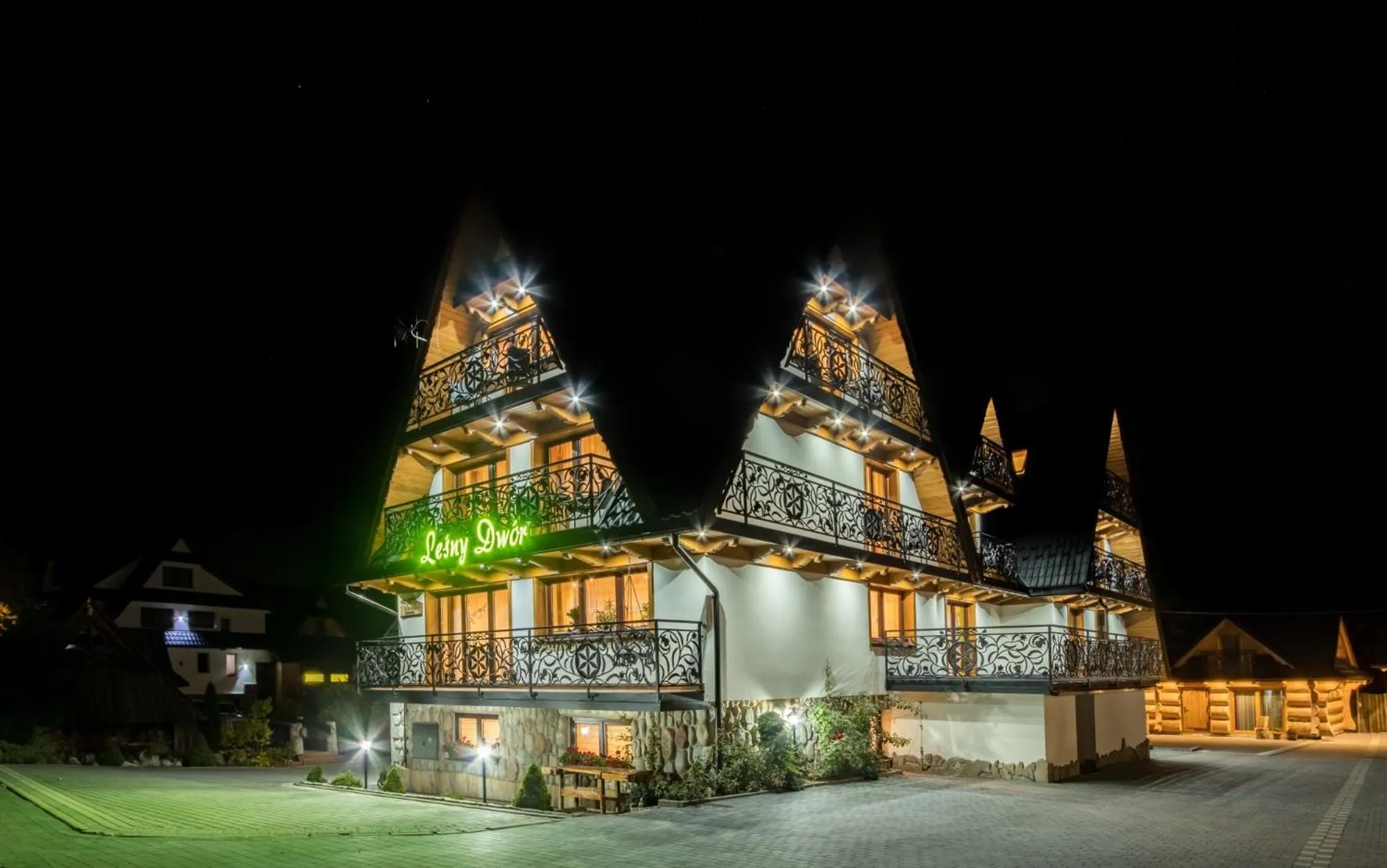 Property building in Leśny Dwór