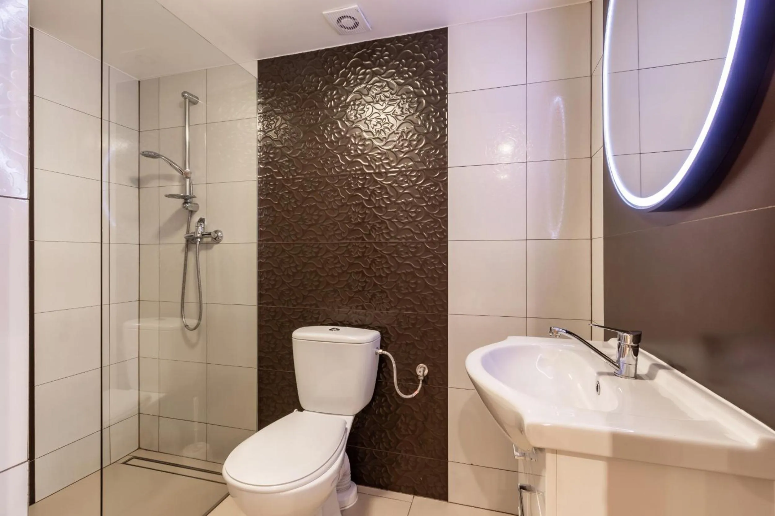 Shower in Leśny Dwór