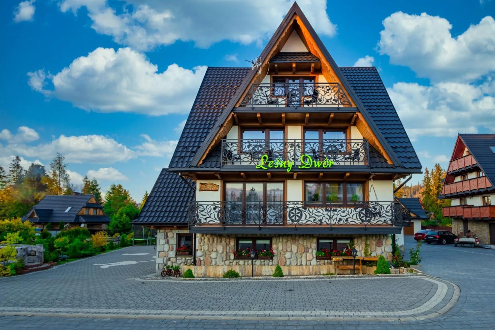 Property building in Leśny Dwór