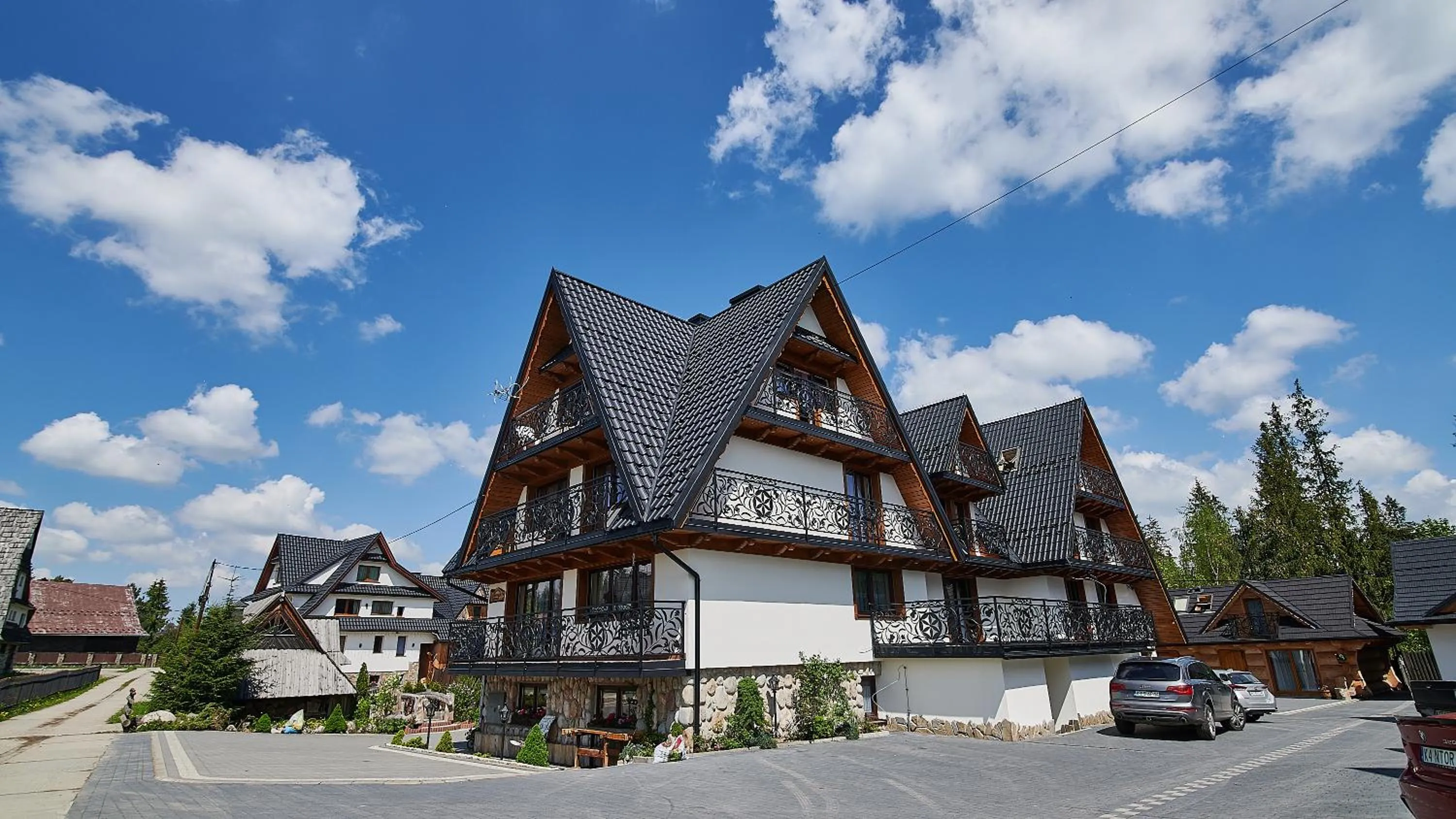 Property building in Leśny Dwór