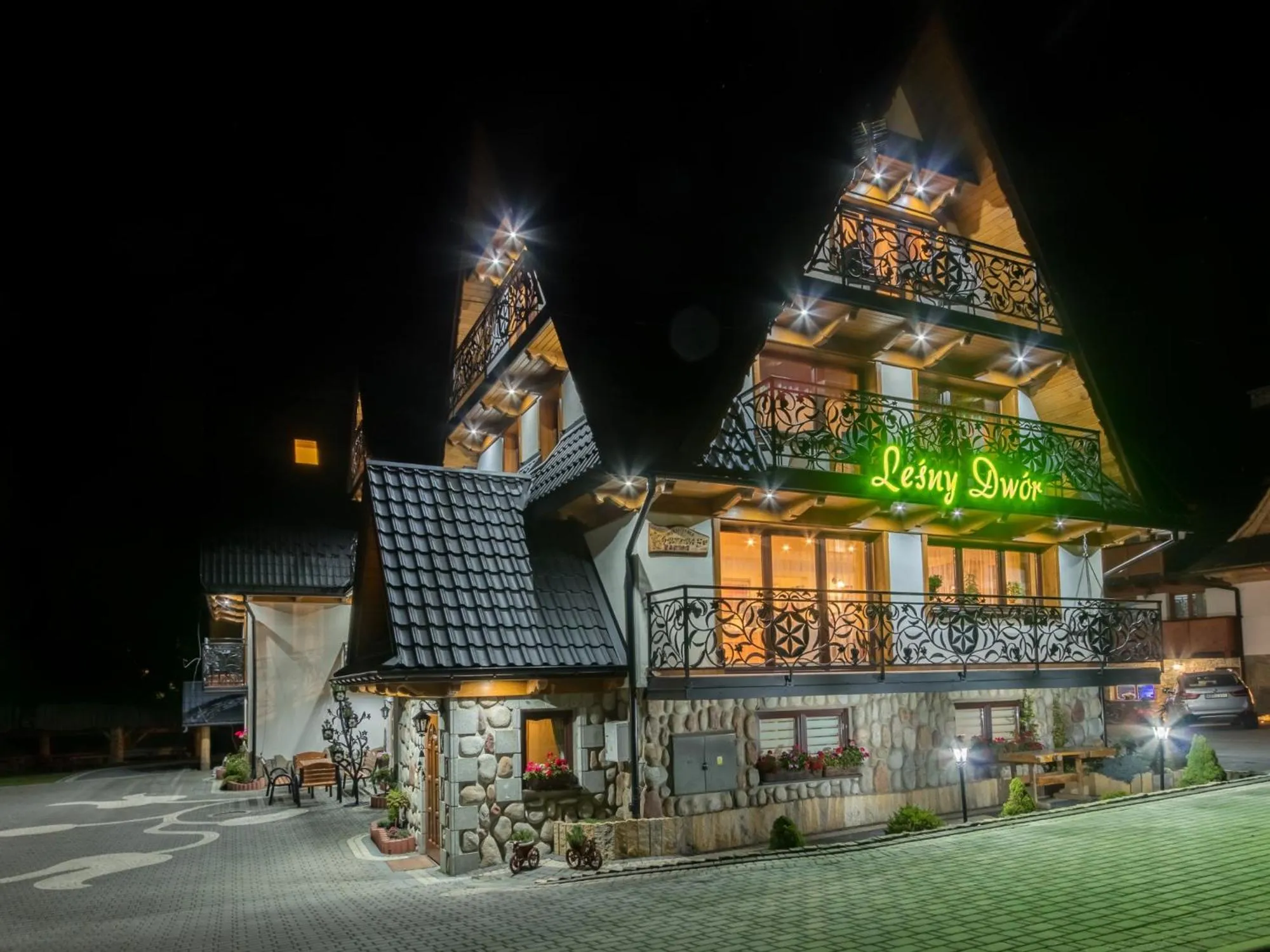 Property building in Leśny Dwór