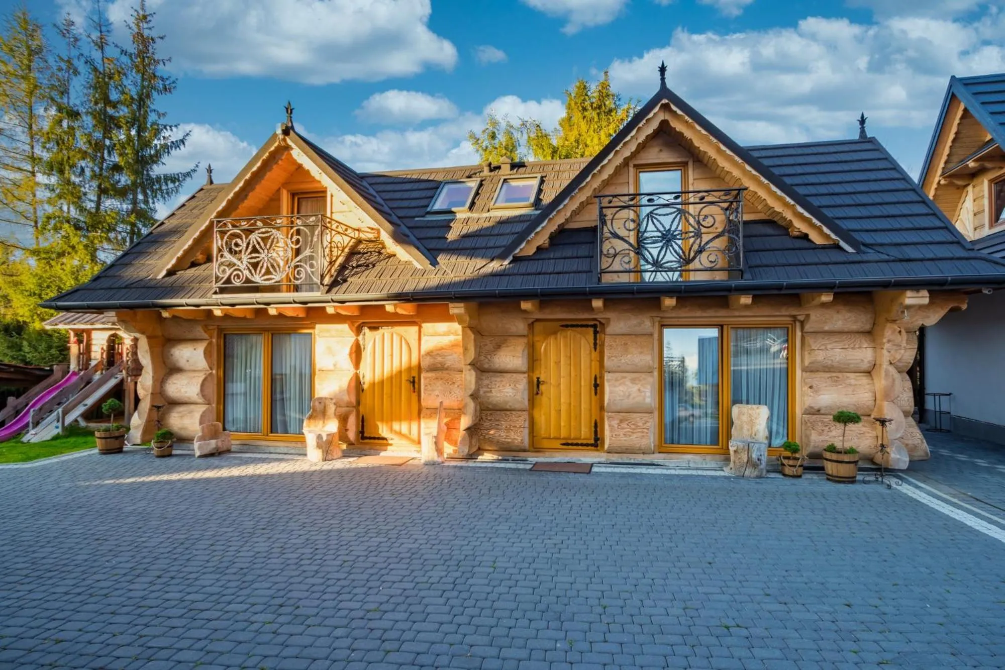 Property building in Leśny Dwór