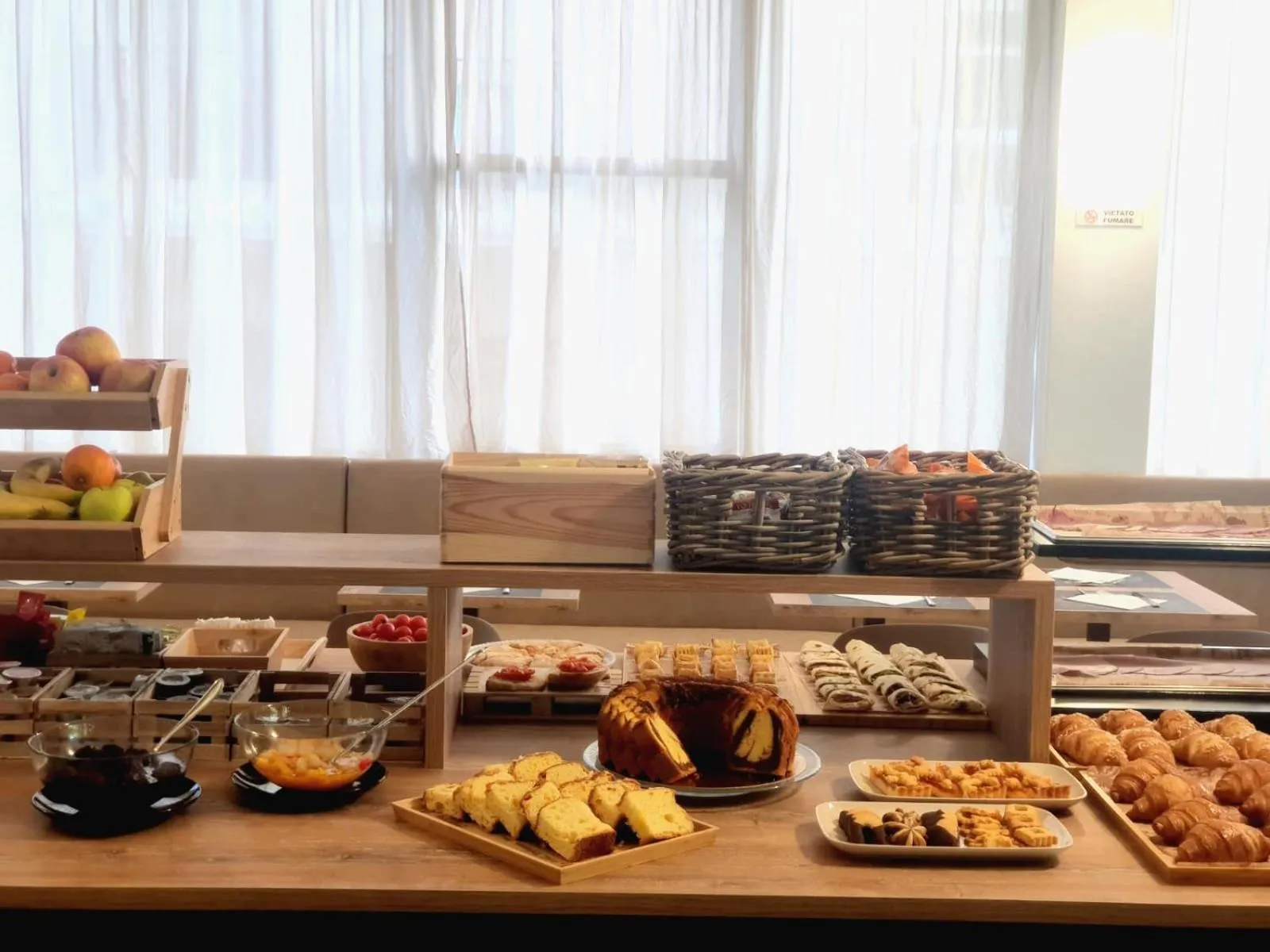 Breakfast in Hotel Bianca Vela