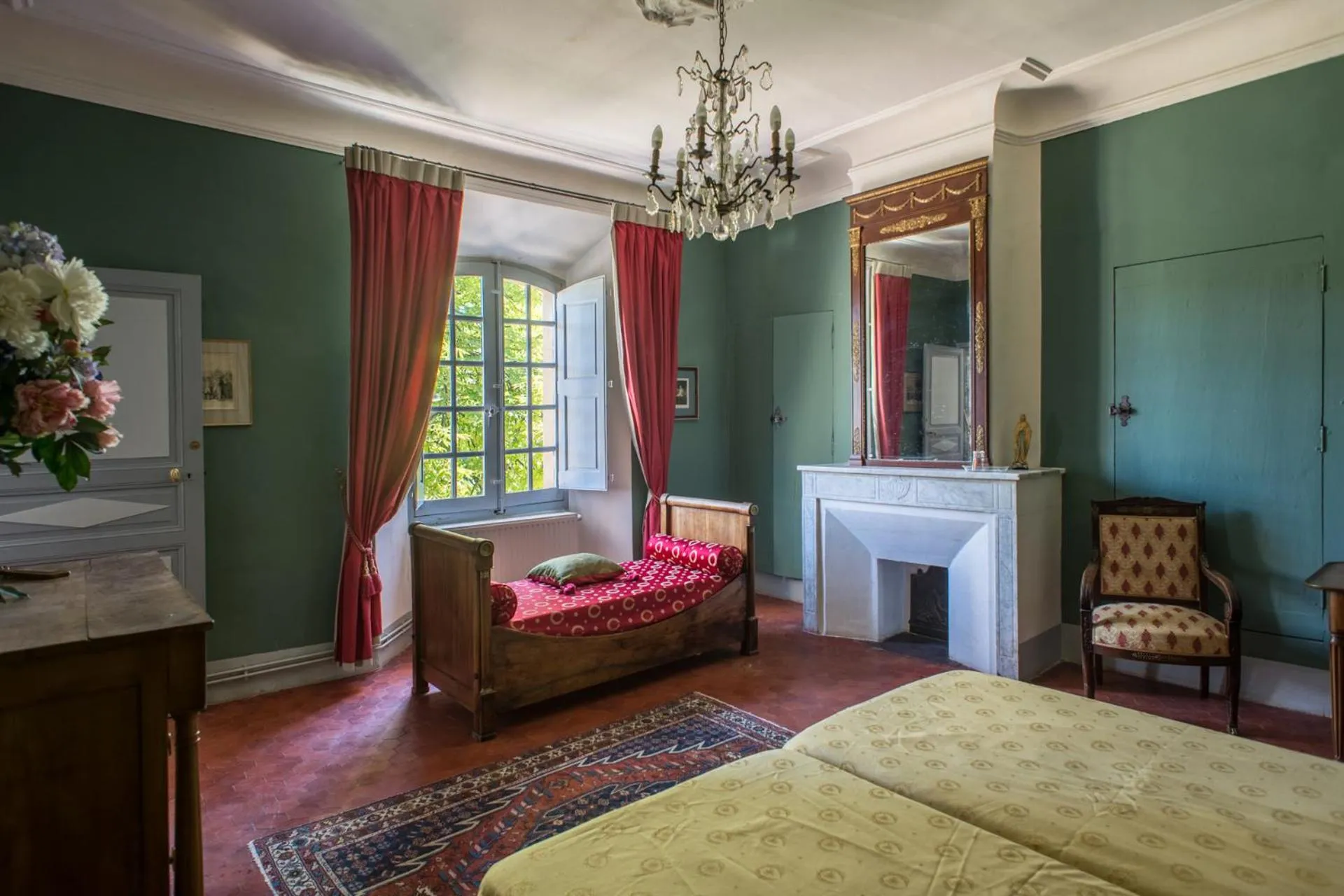 Photo of the whole room, Bed in Château du Grand Jardin