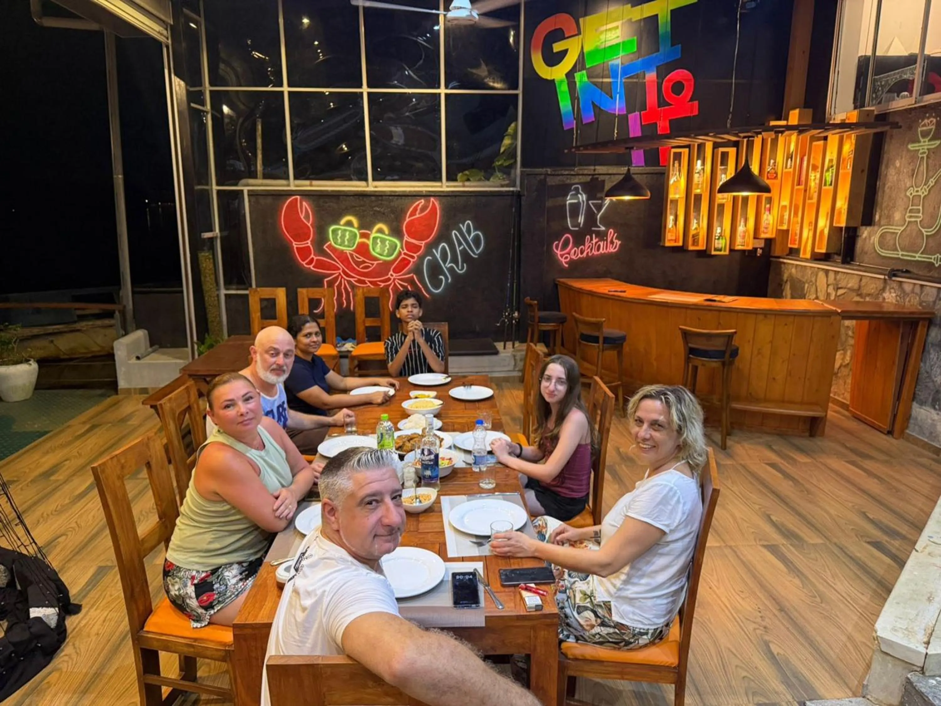 Restaurant/places to eat in Amber House Lanka