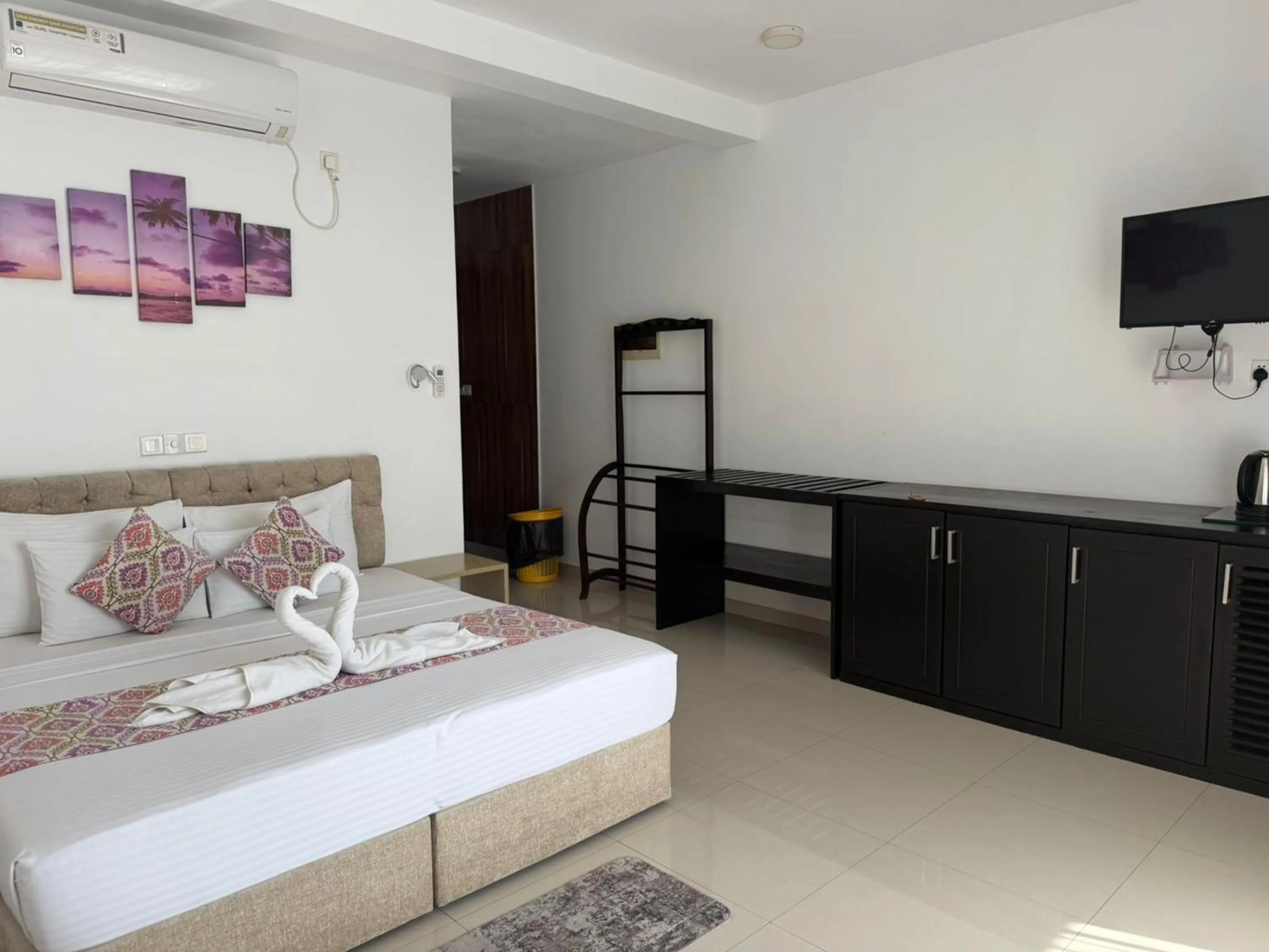 Bedroom, Bed in Amber House Lanka