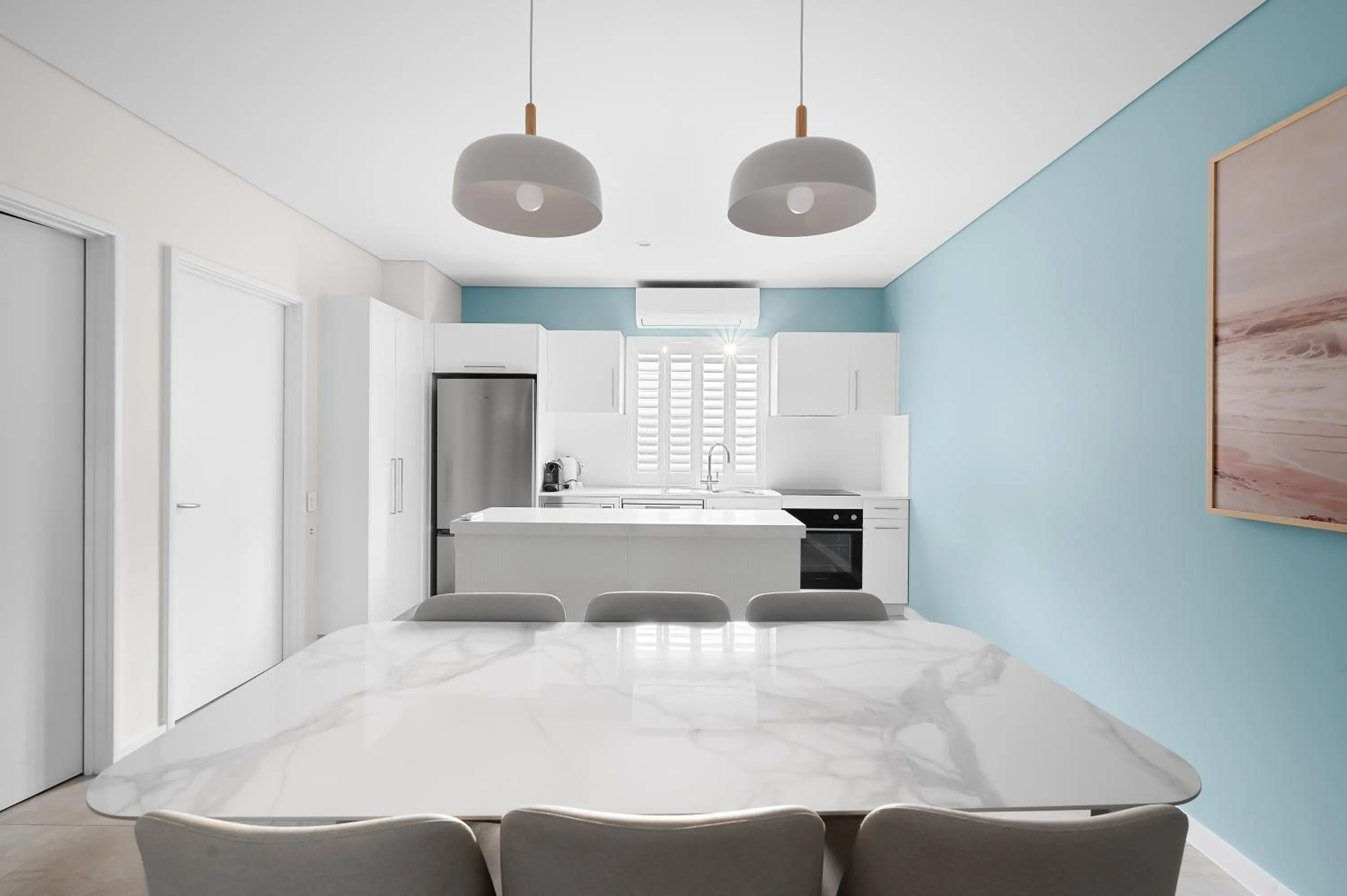 Dining area, Bed in The Sebel Busselton