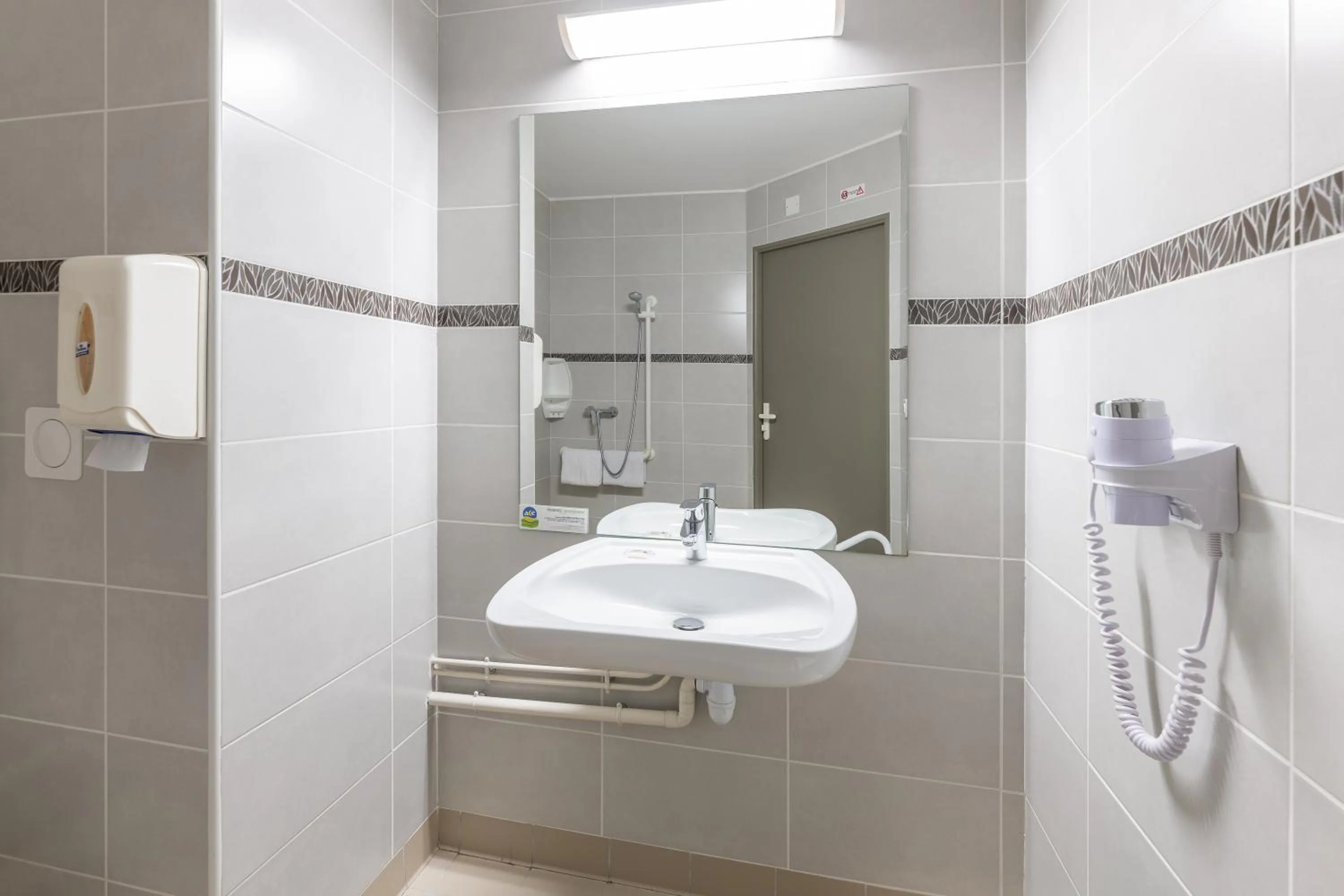 Bathroom in Ace Hotel Roanne