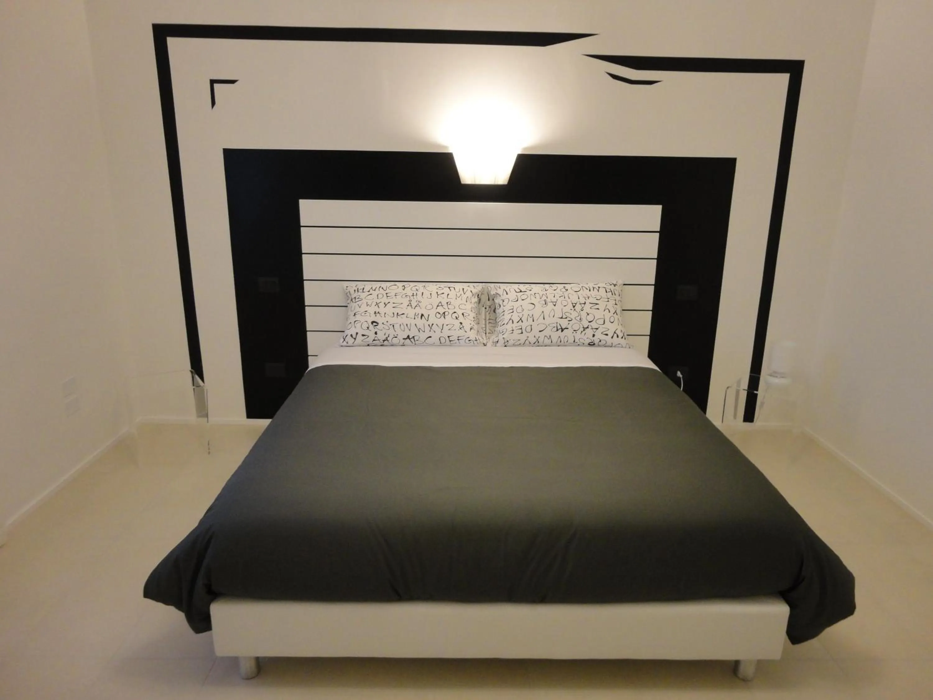 Photo of the whole room, Bed in Cantina Loft