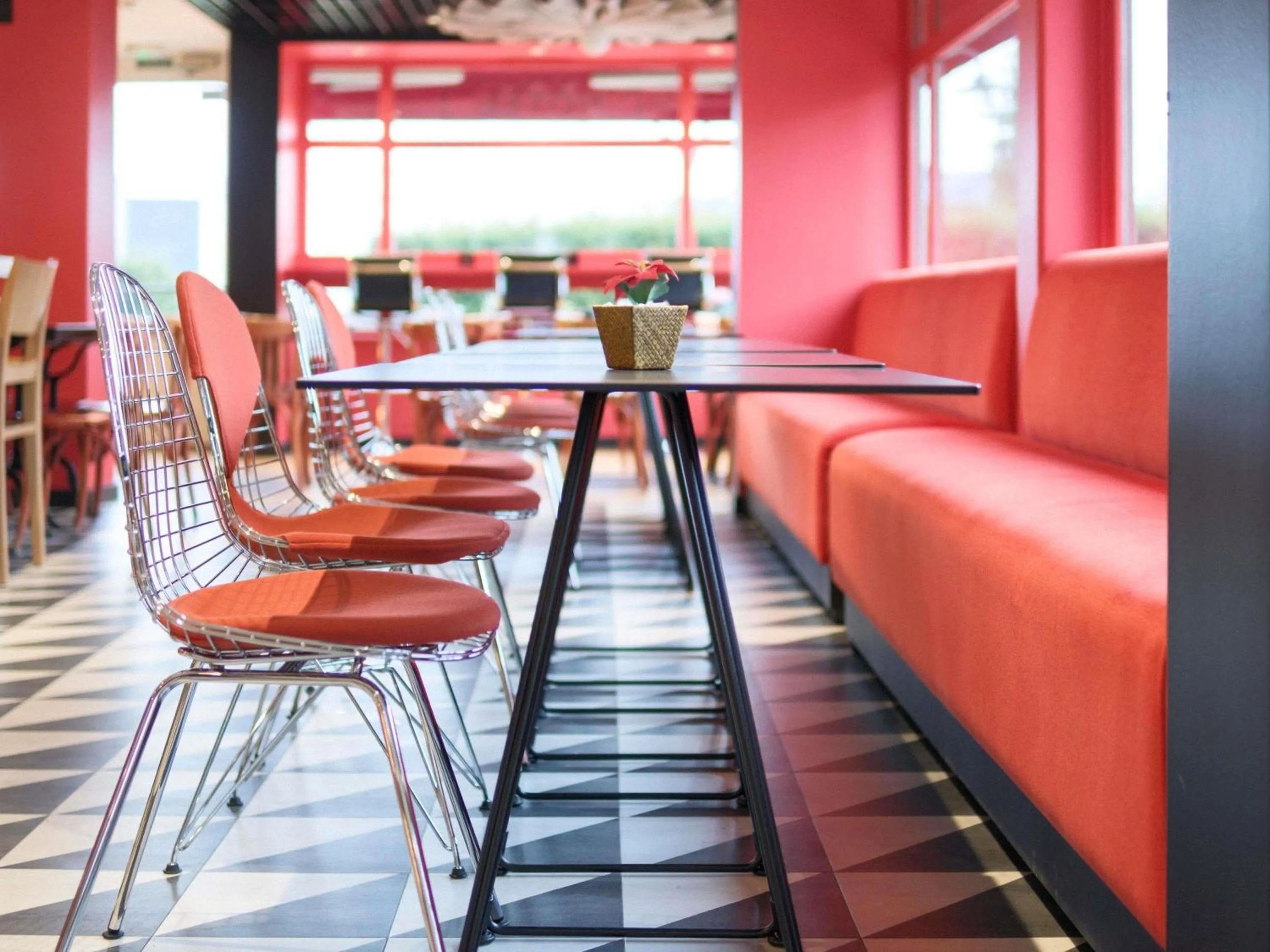 Restaurant/places to eat in ibis Strasbourg Sud La Vigie