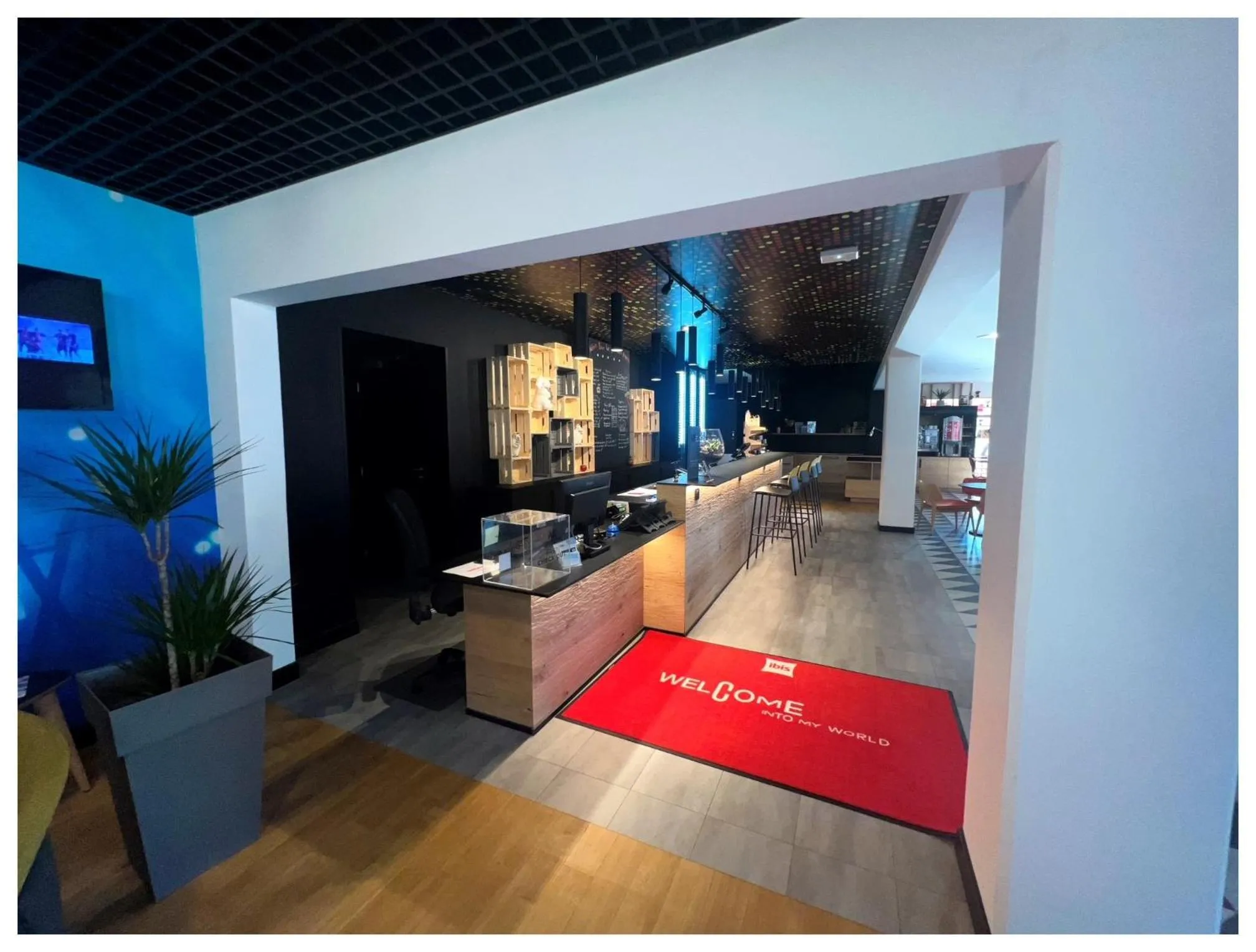 Lobby or reception in ibis Strasbourg Sud La Vigie