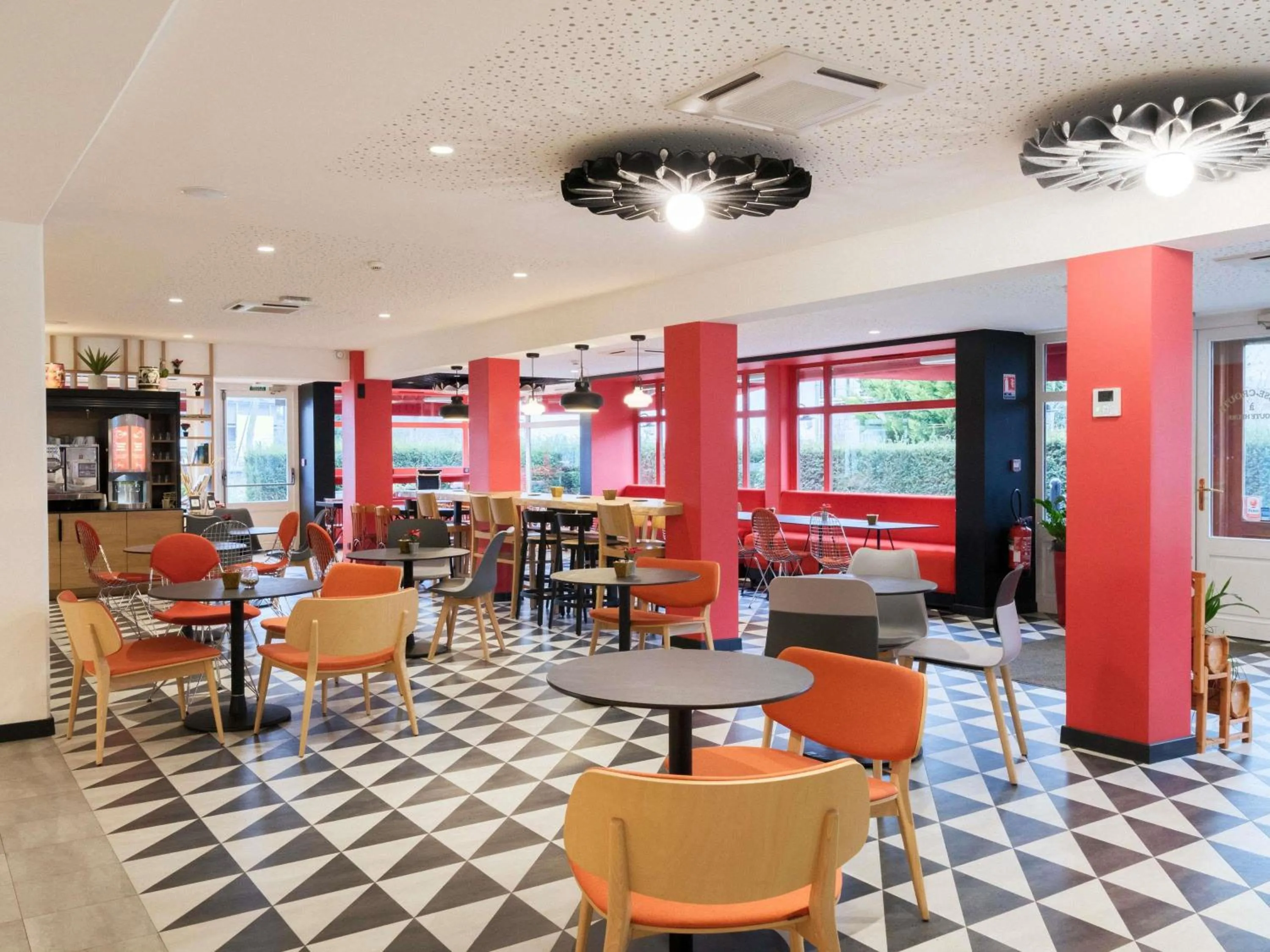 Restaurant/places to eat in ibis Strasbourg Sud La Vigie