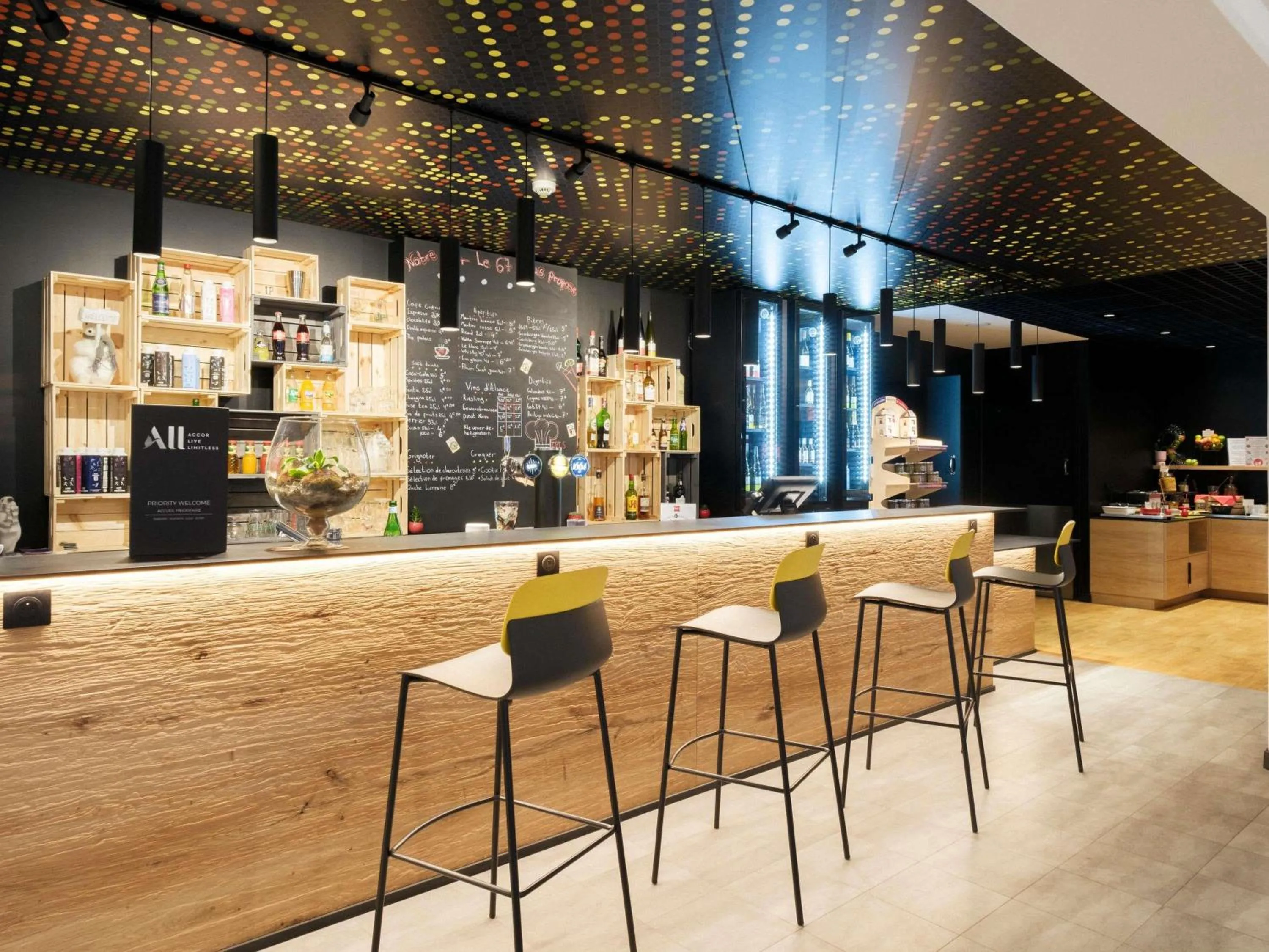 Lounge or bar in ibis Strasbourg Sud La Vigie