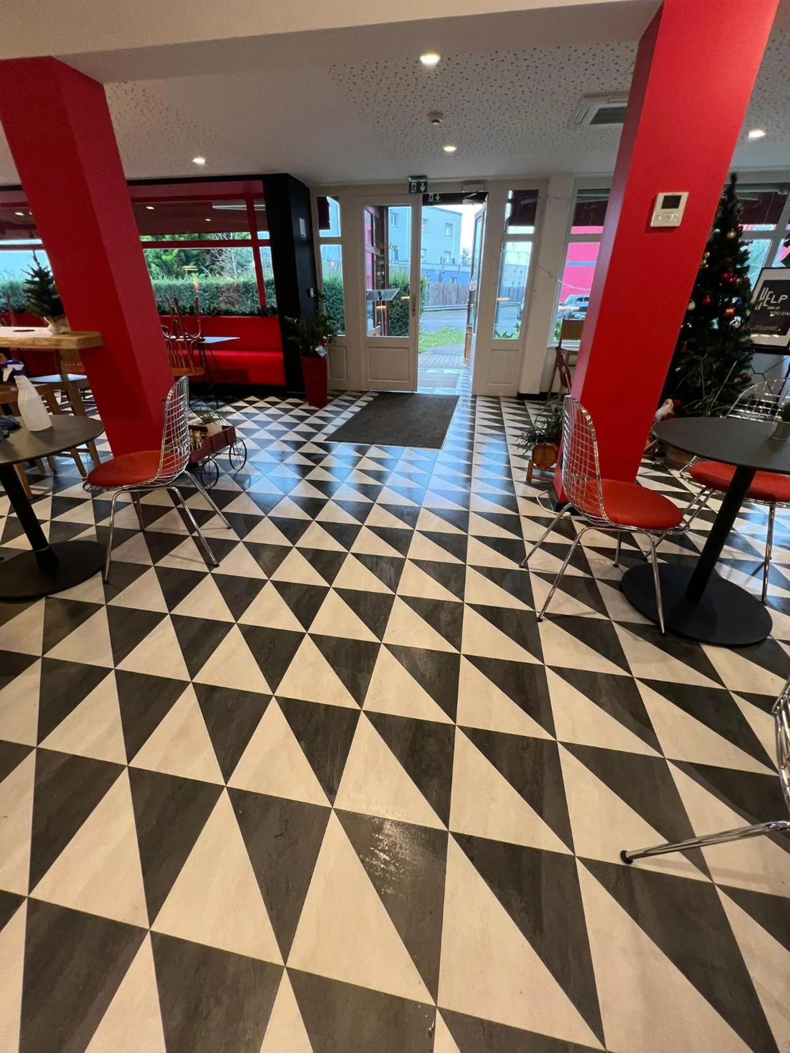 Restaurant/places to eat in ibis Strasbourg Sud La Vigie