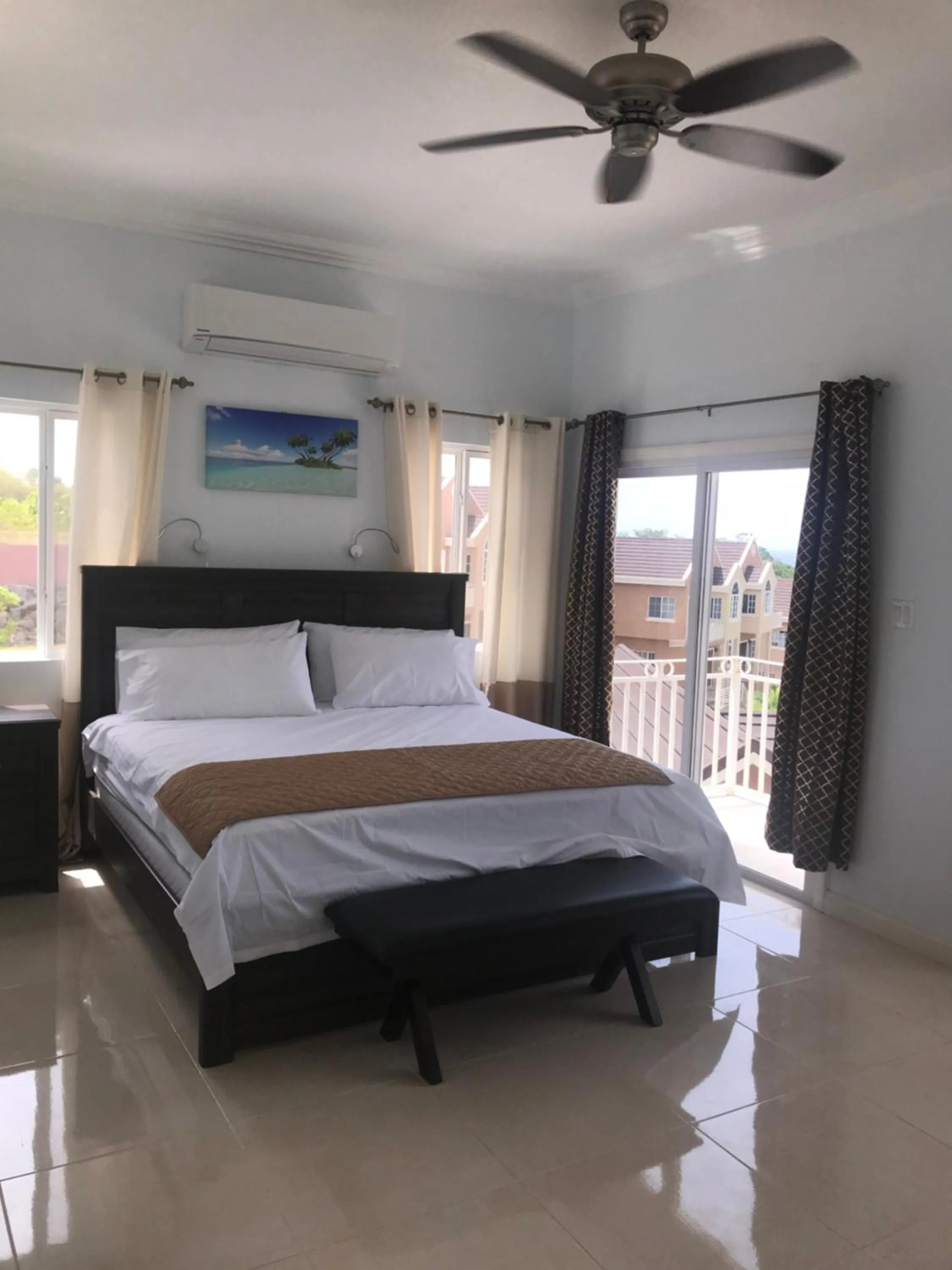 Bed in Tropical Luxury Dreams