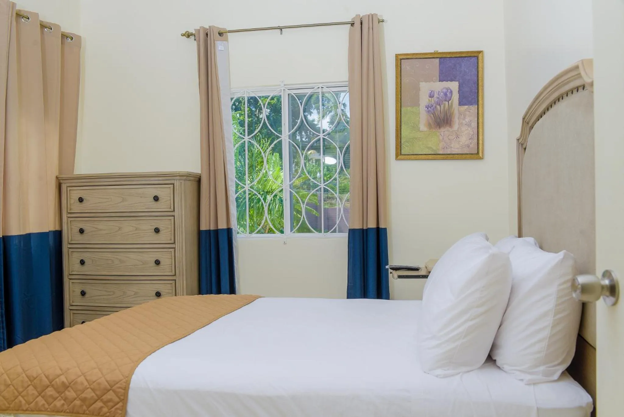 Bed in Tropical Luxury Dreams