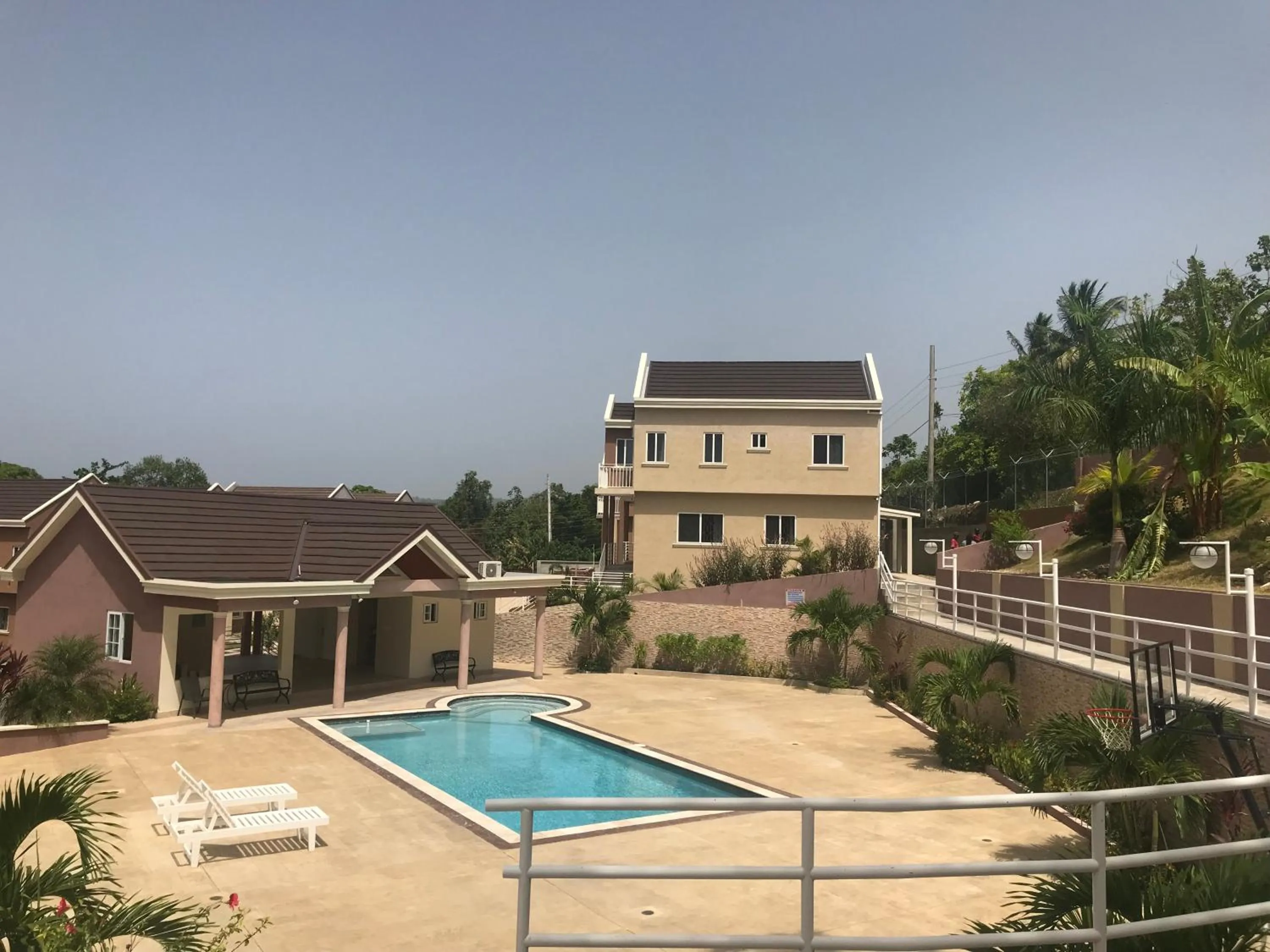 Swimming pool in Tropical Luxury Dreams