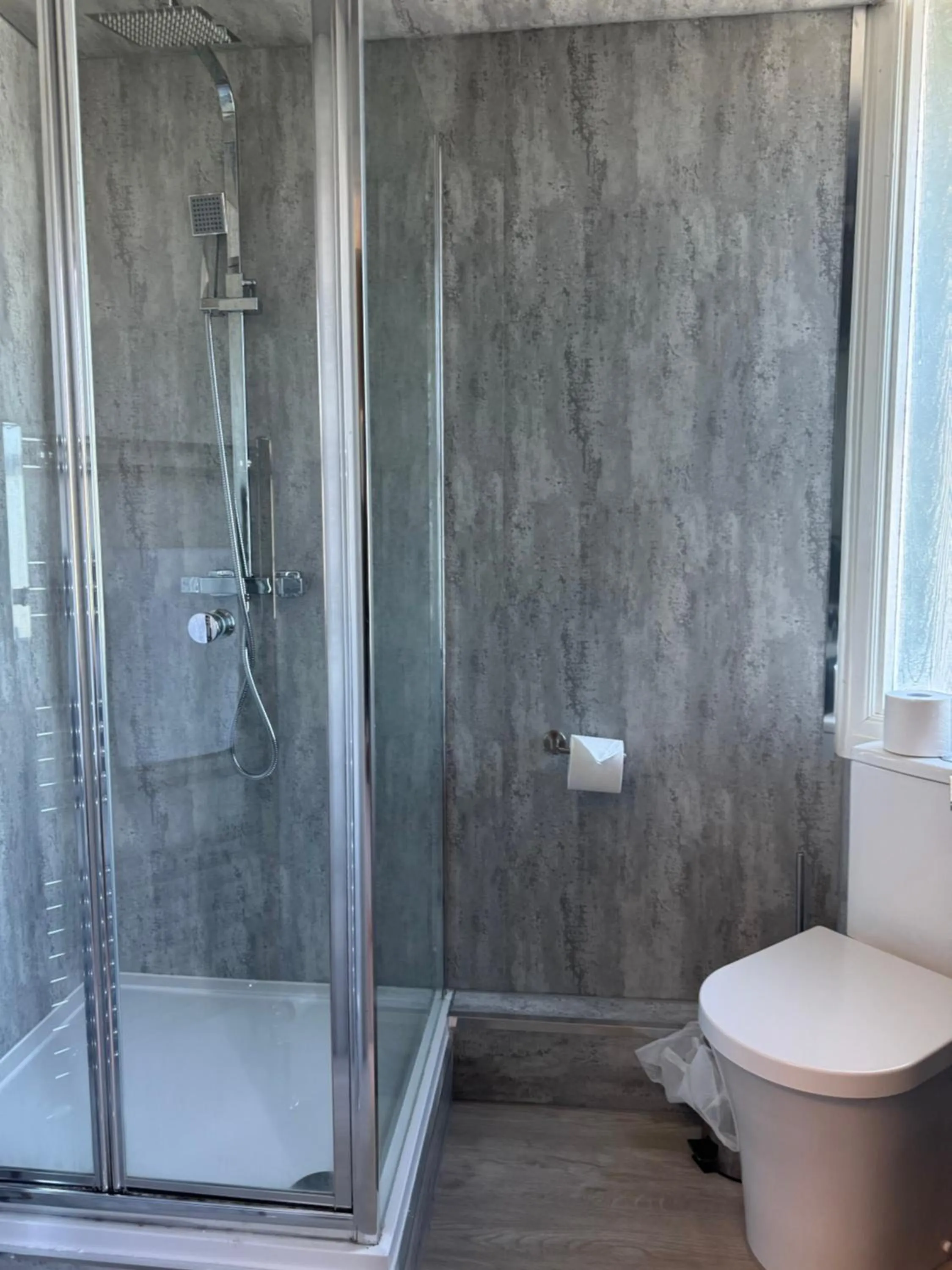 Nomi Rooms & Restaurant