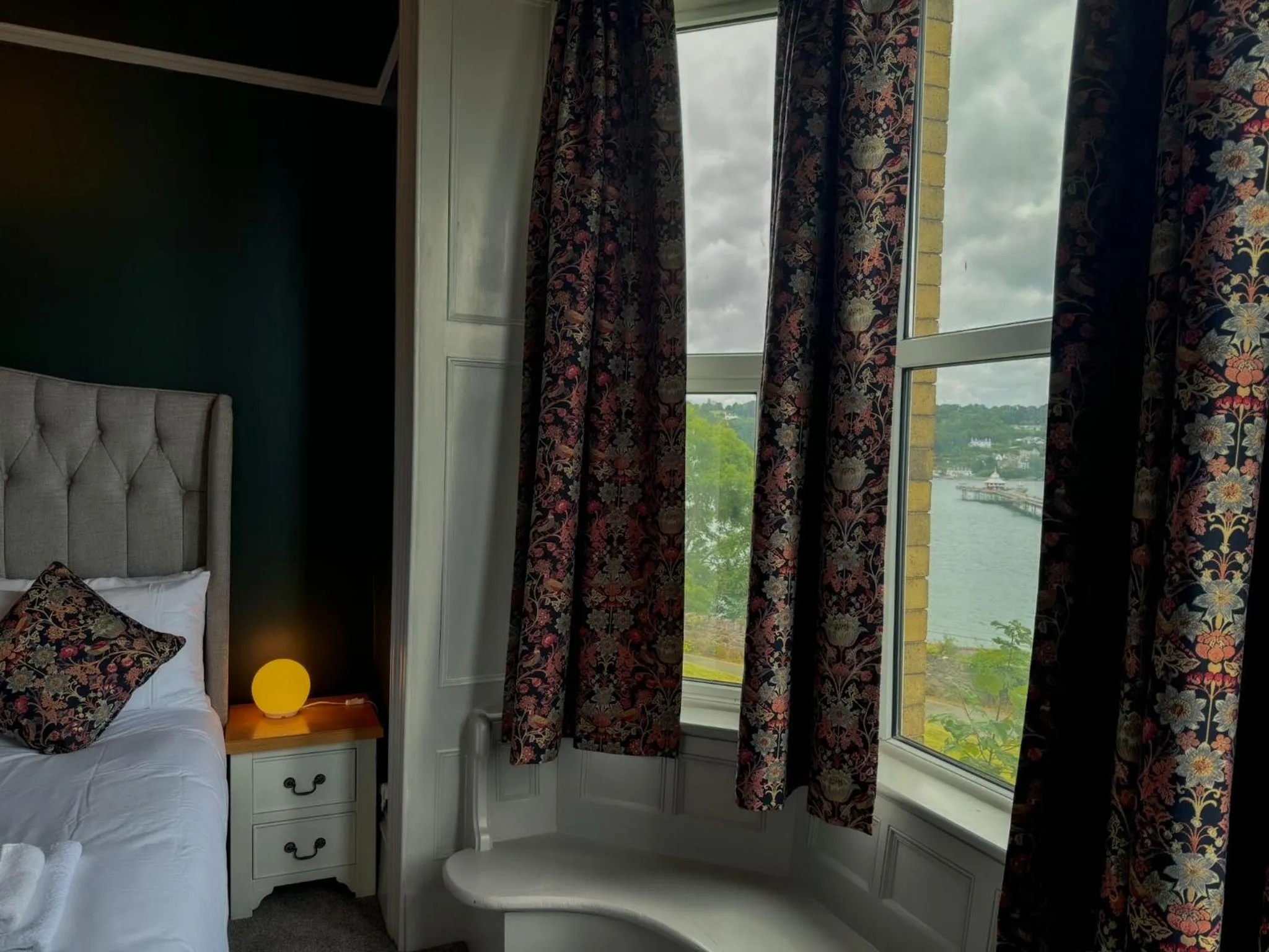 Sea view, Bed in Nomi Rooms & Restaurant