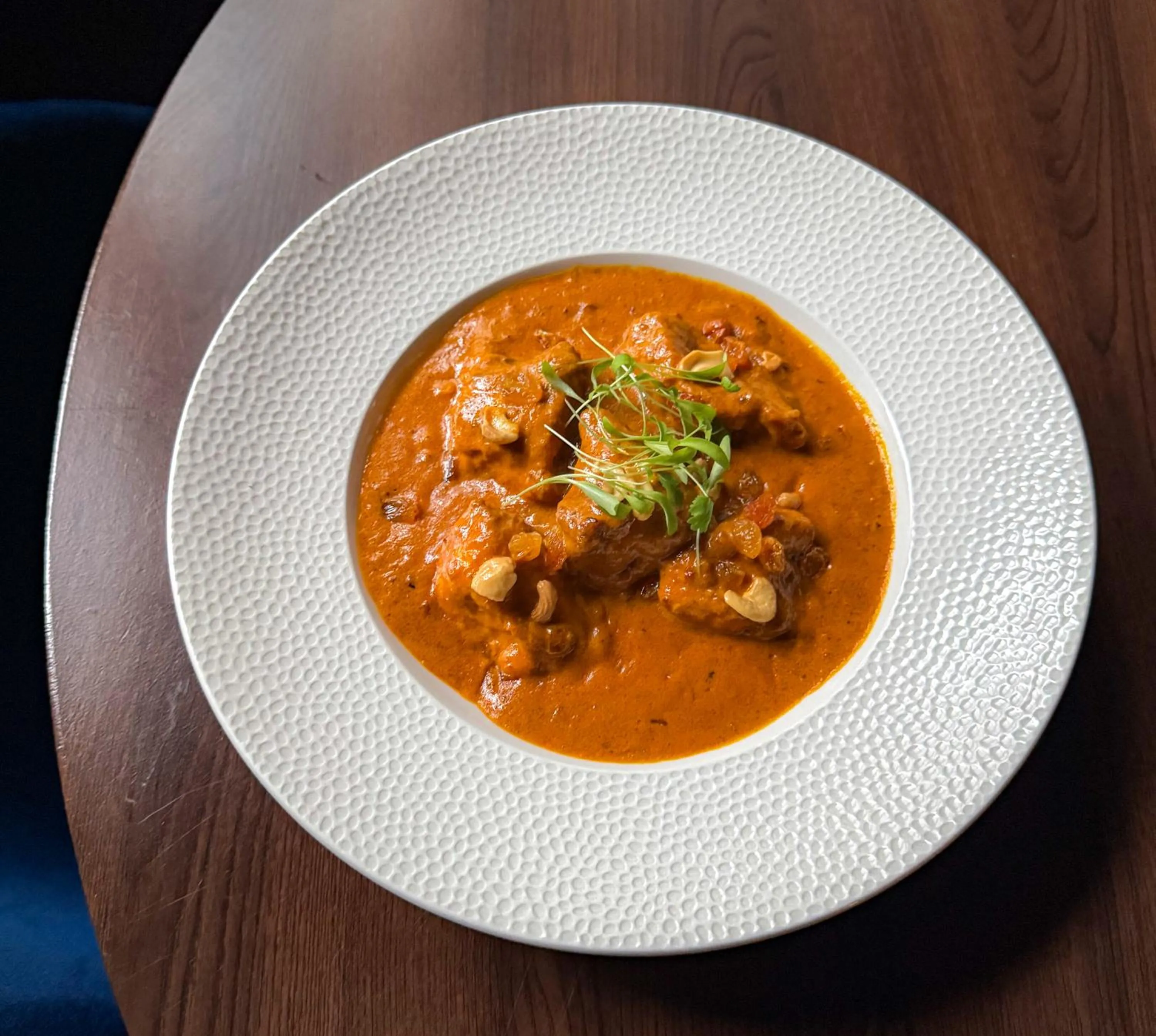 Nomi Rooms & Restaurant