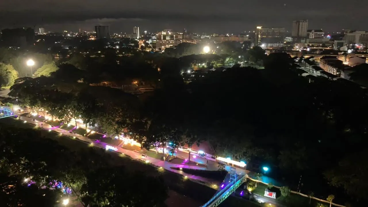 Neighbourhood in K. Riverfront apartment