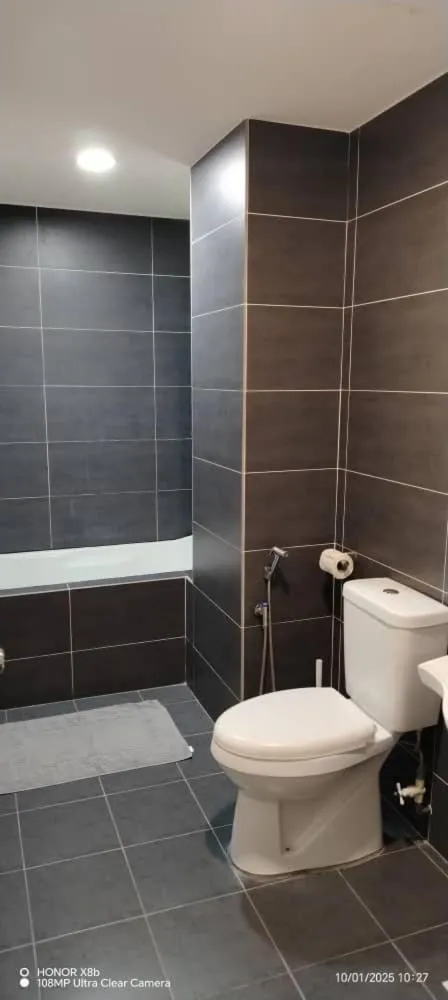 Bathroom in K. Riverfront apartment