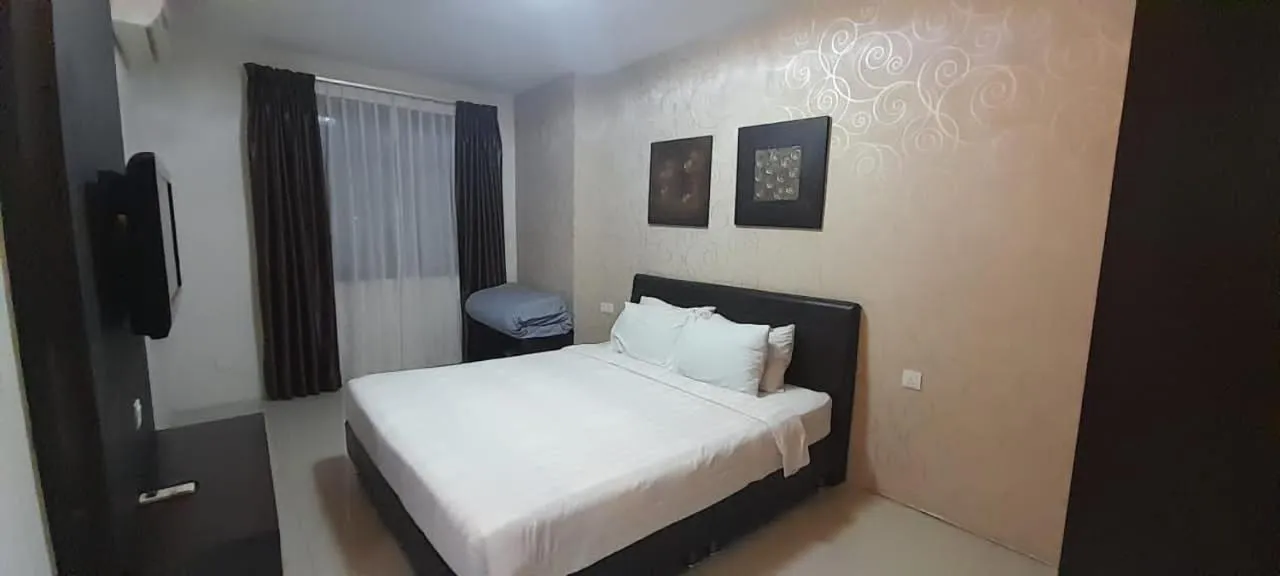 Bedroom, Bed in K. Riverfront apartment