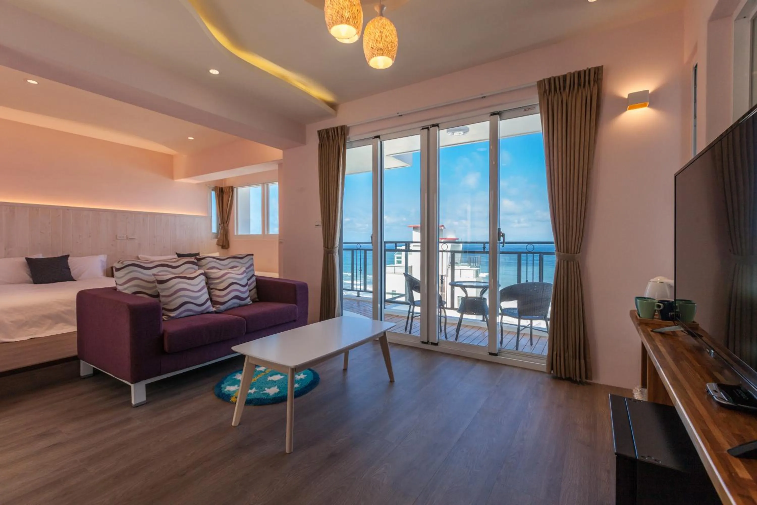 Bed in Sea Dragonfly