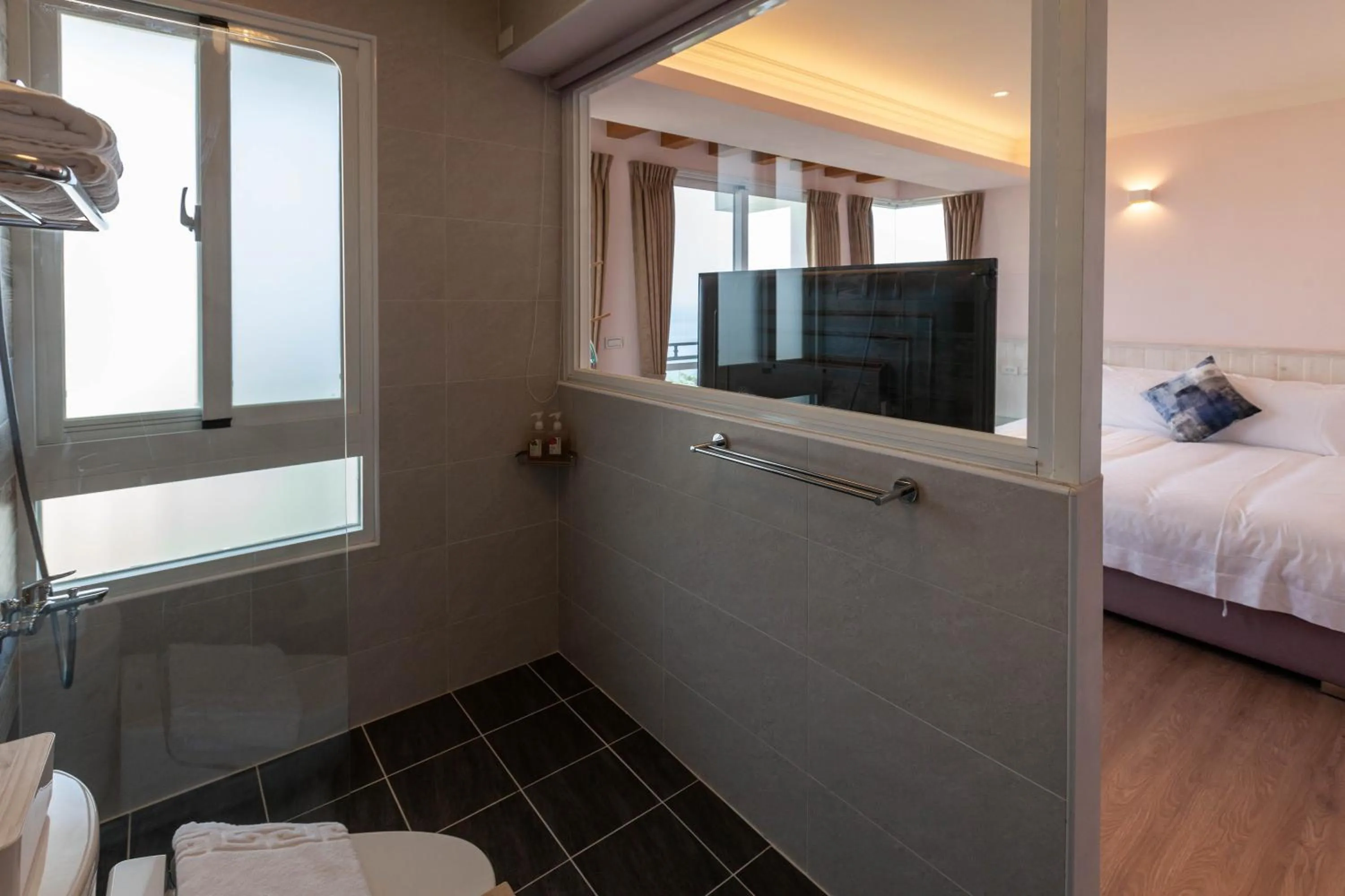 Bed in Sea Dragonfly