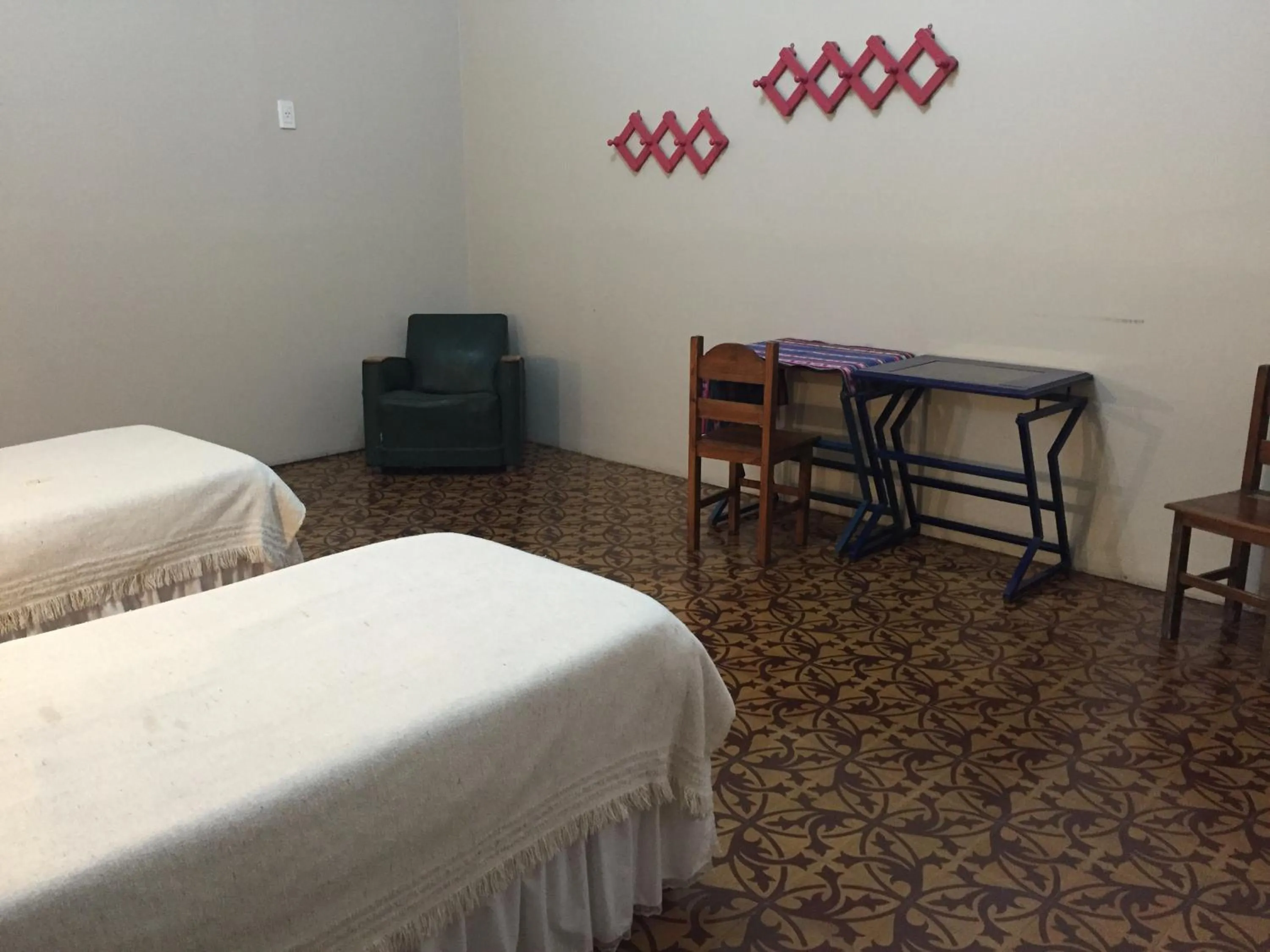 Photo of the whole room, Bed in Posada Casa de Borgoña