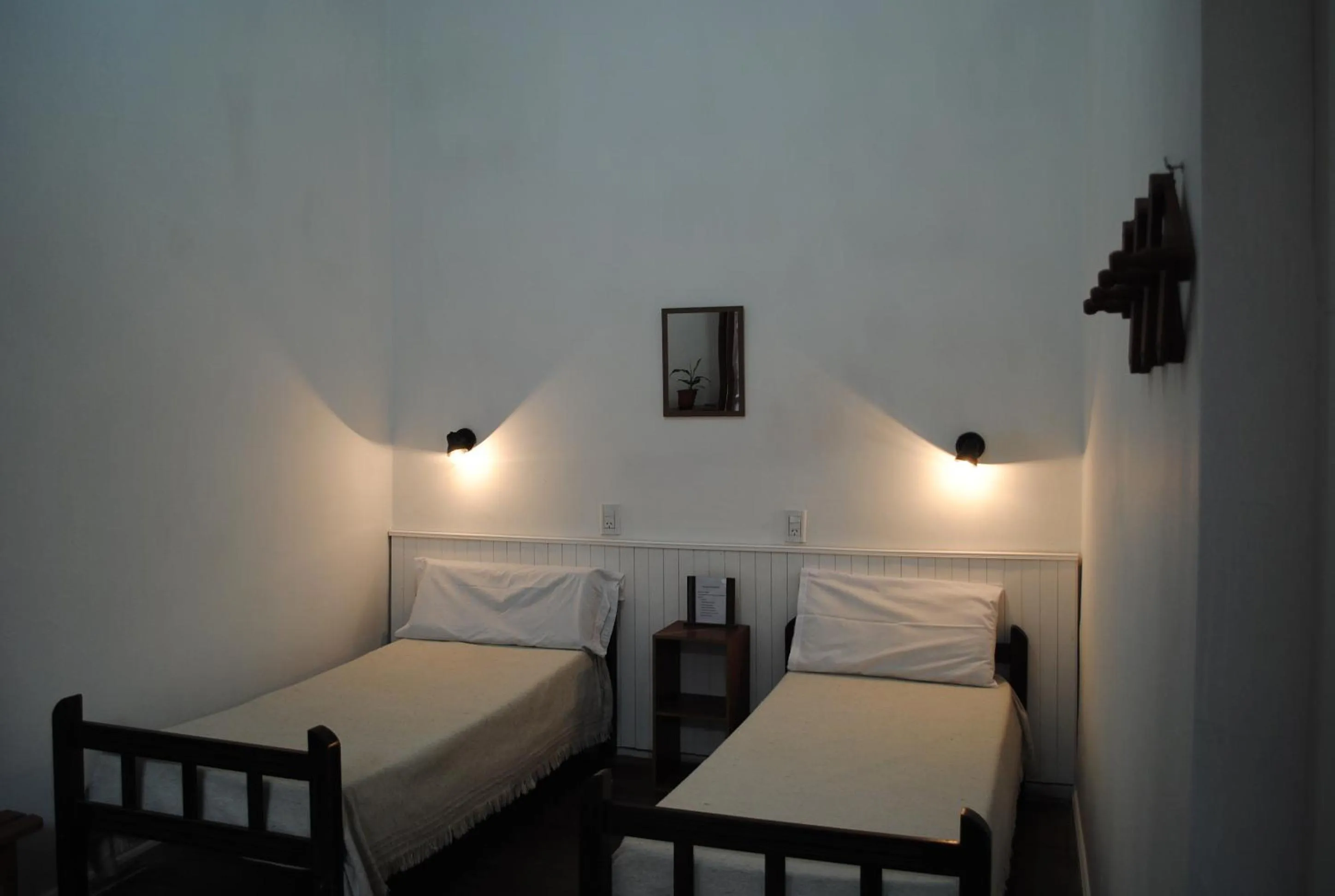Photo of the whole room, Bed in Posada Casa de Borgoña