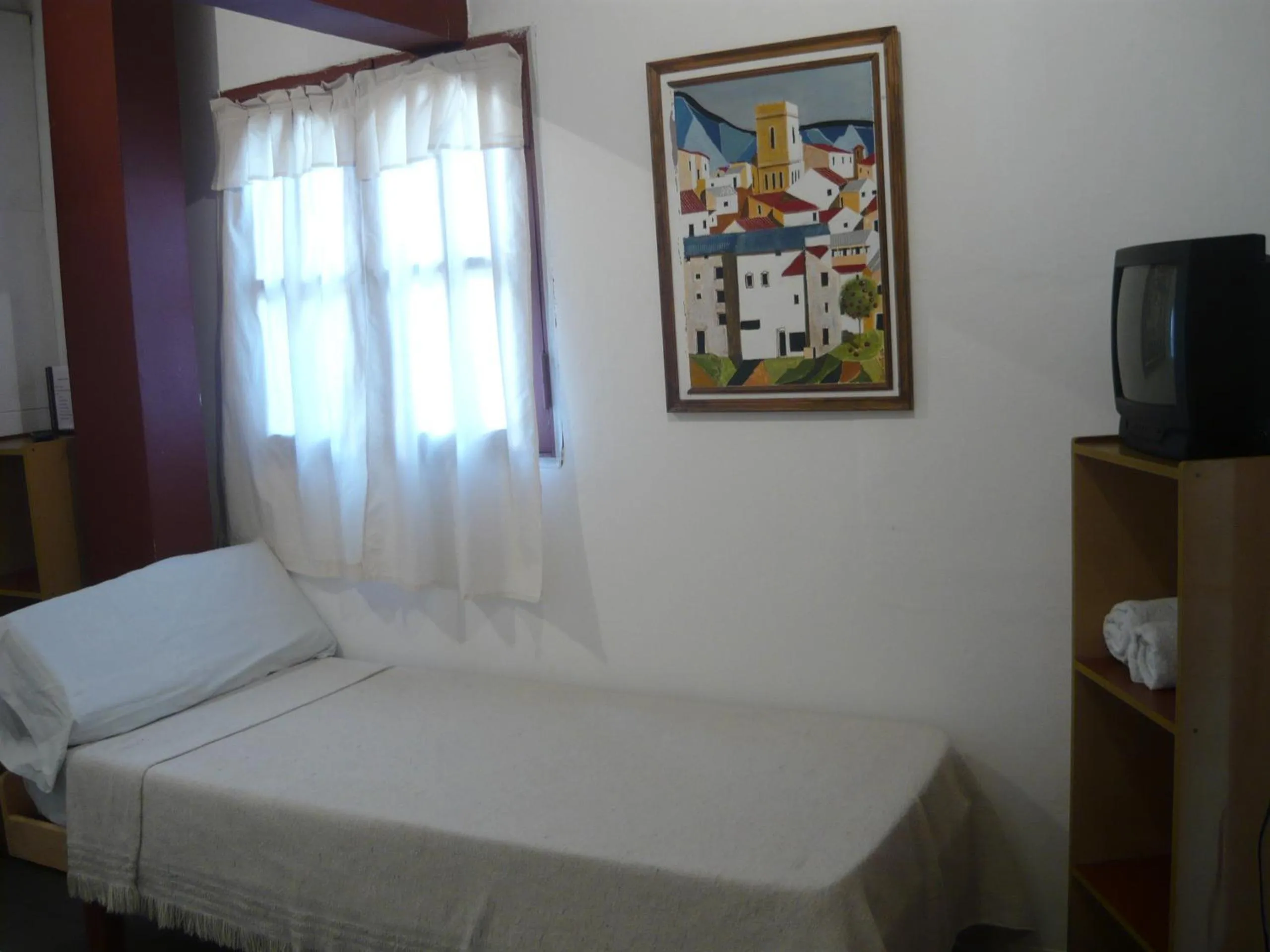 Photo of the whole room, Bed in Posada Casa de Borgoña