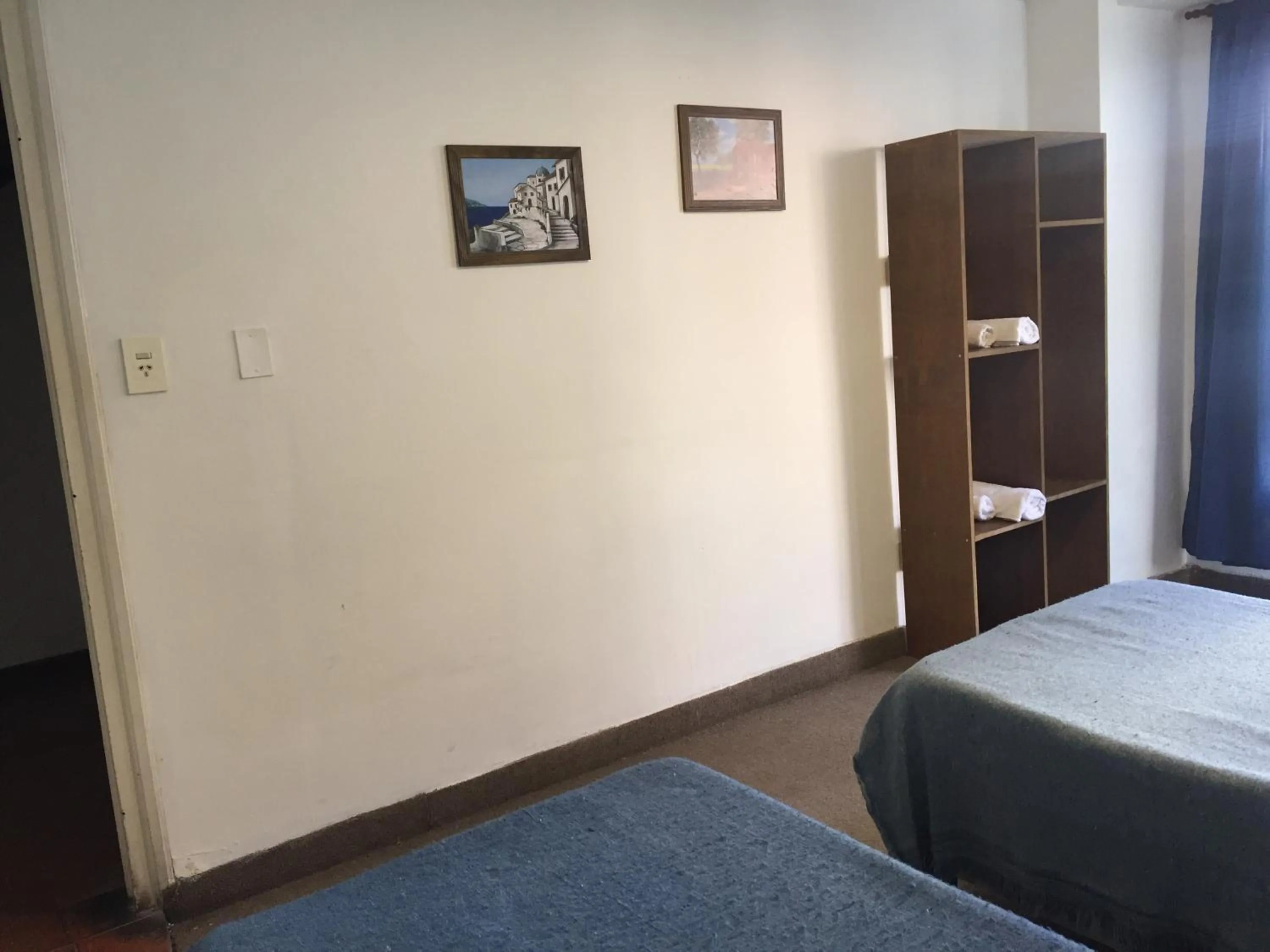 Photo of the whole room, Bed in Posada Casa de Borgoña