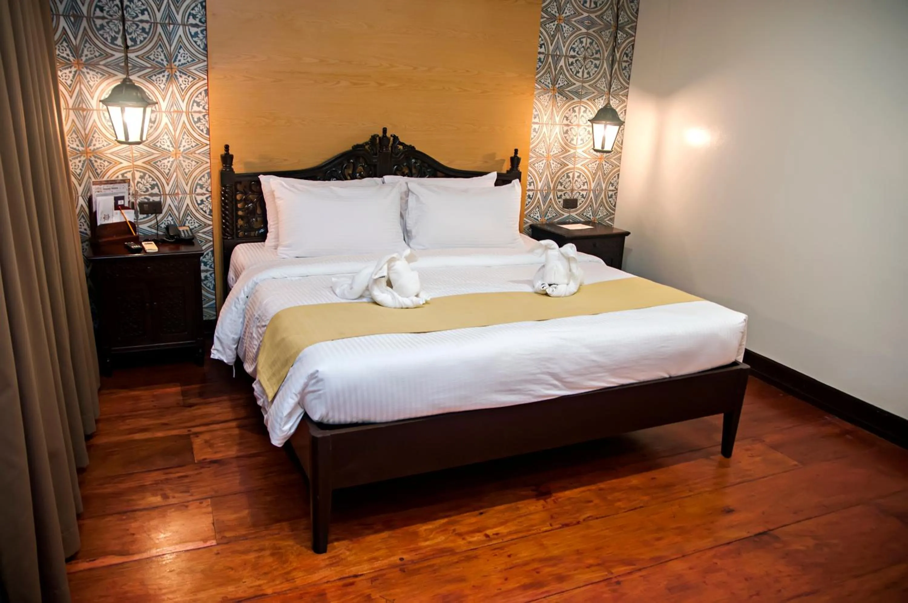 Bed in Vigan Plaza Hotel